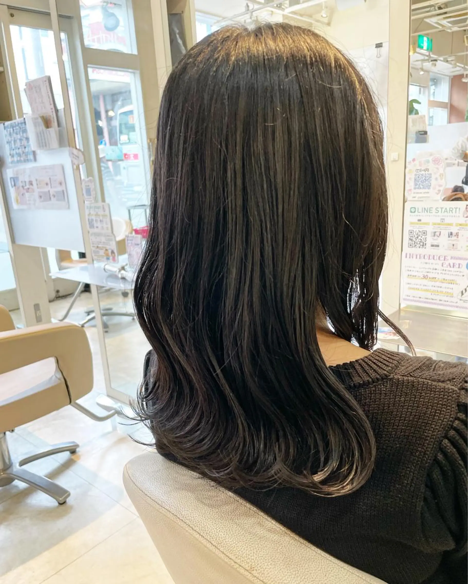 セミロング カット 本田 卓也のヘアスタイル
