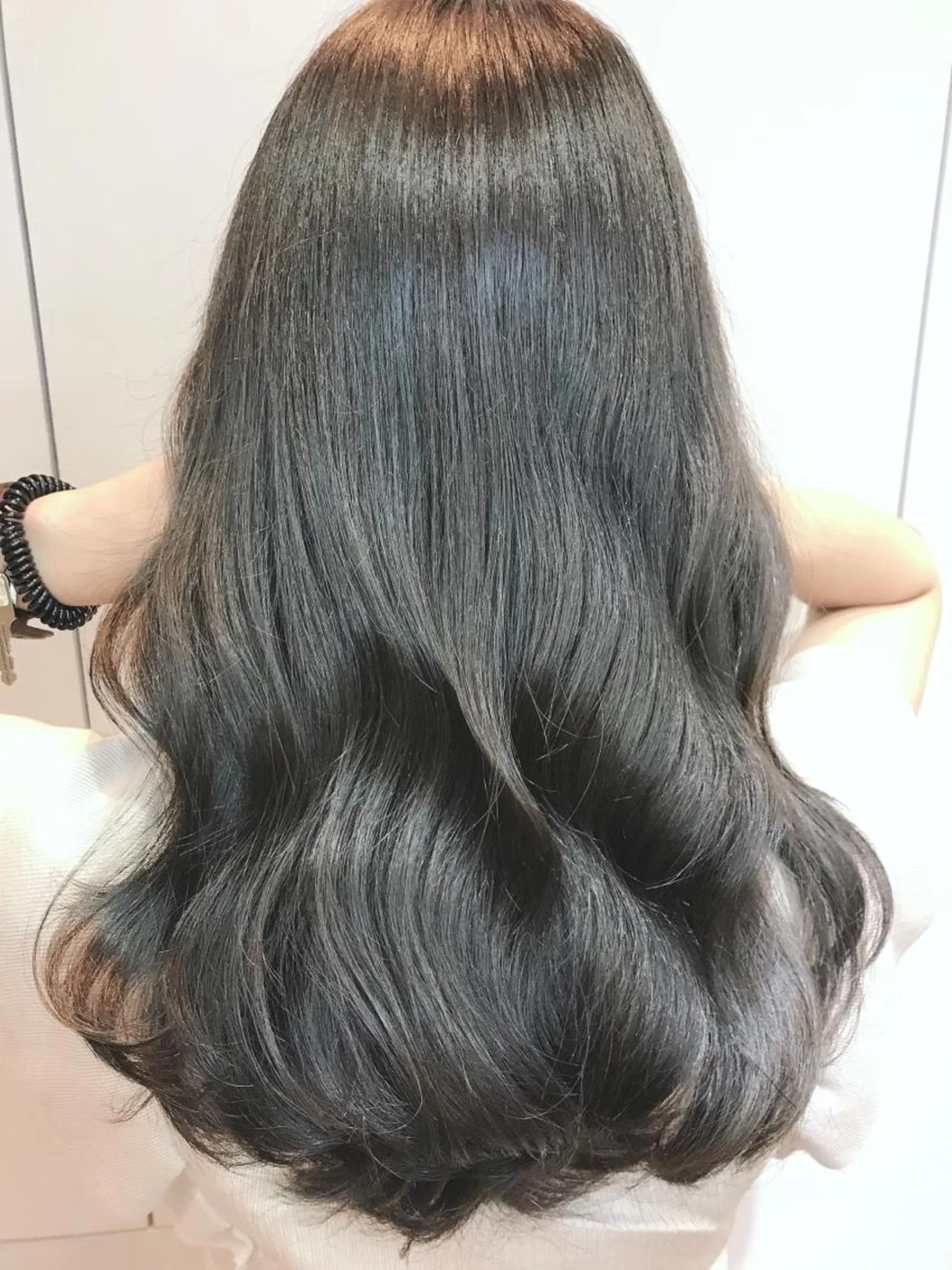 セミロング カラー ココアグレージュ グレージュ KANOI 銀座中央通り所属・上條 航平のヘアスタイル