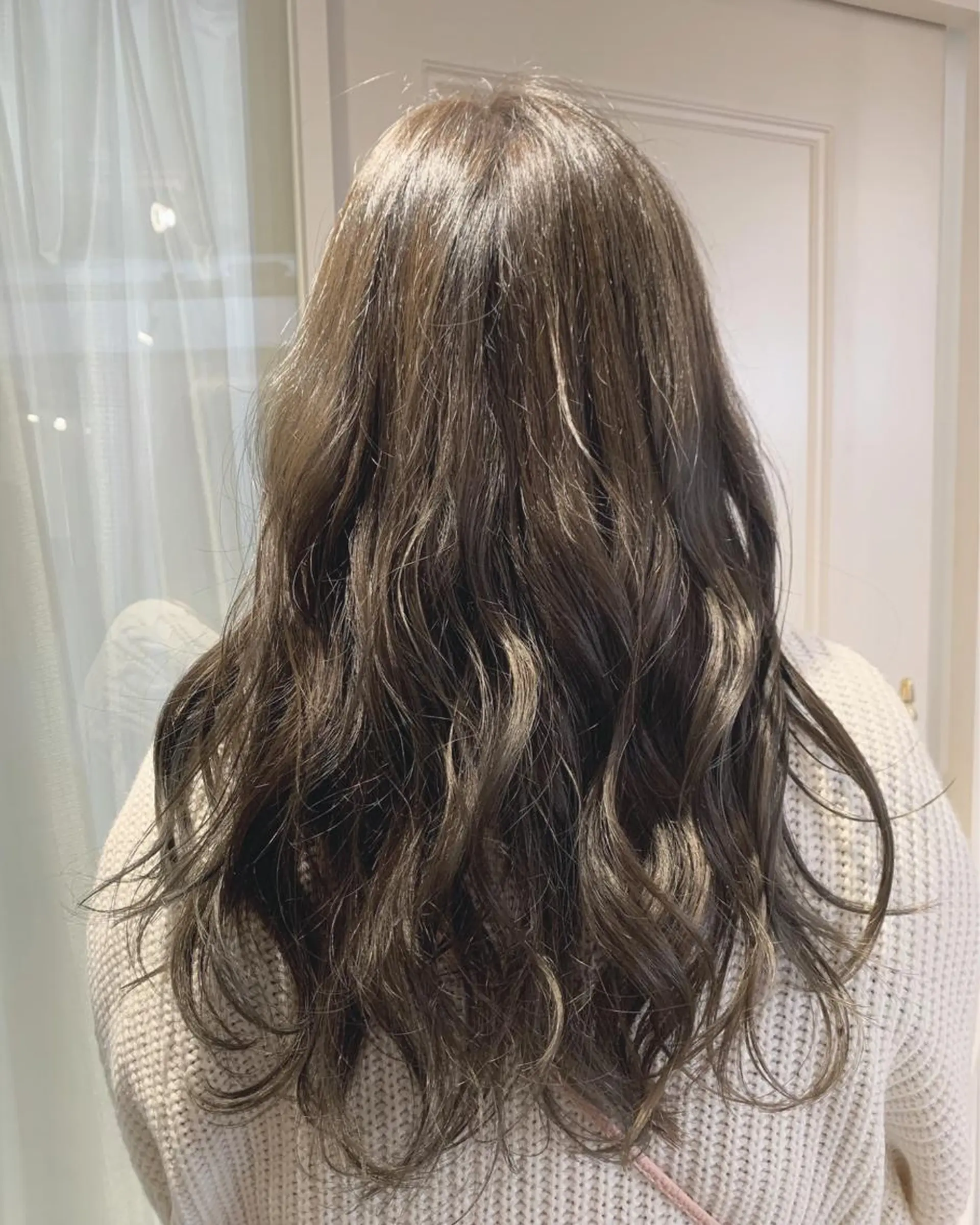 ロング カラー パーマ 菅野 美咲のヘアスタイル