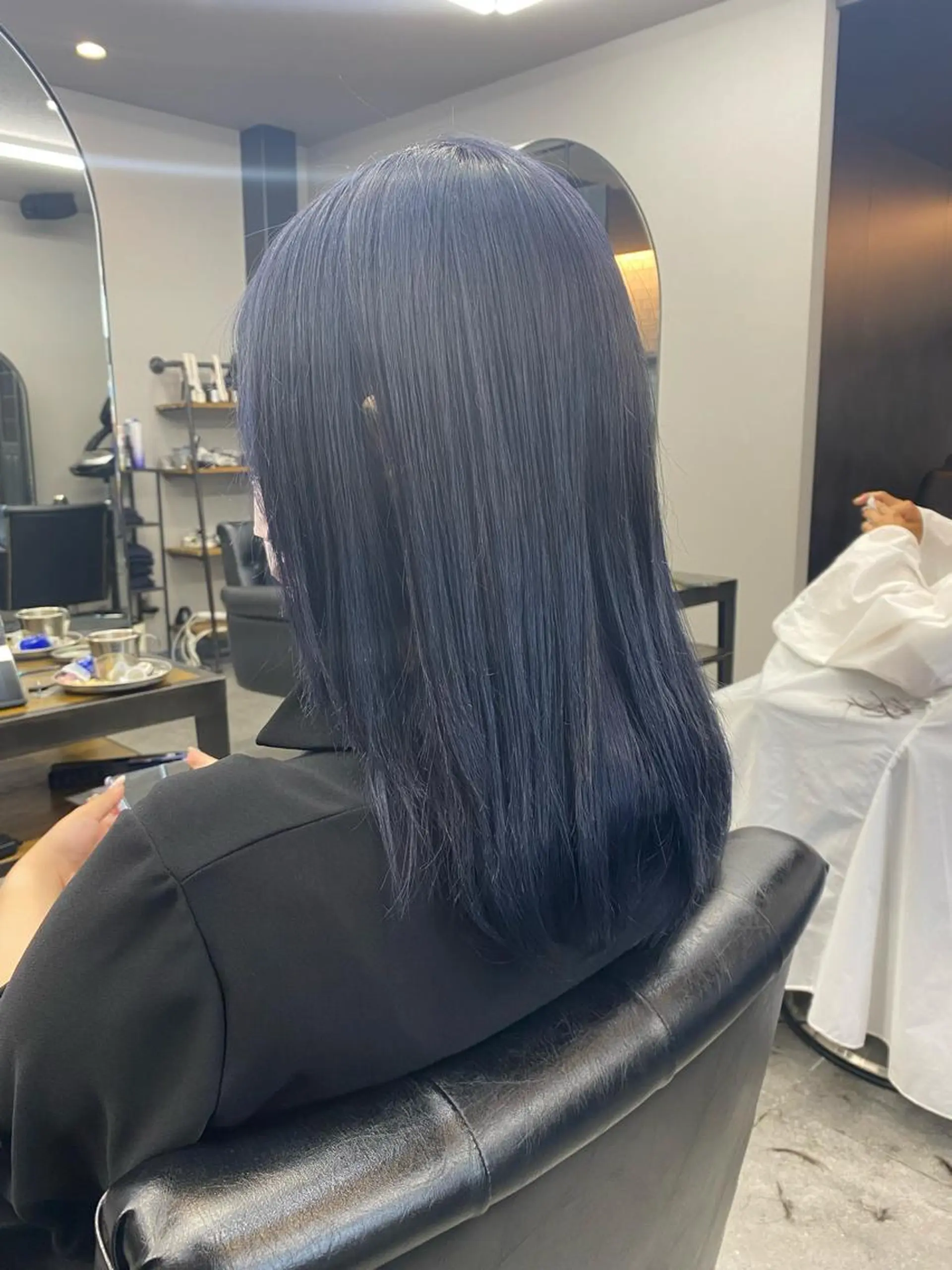 セミロング maco 艶感ハイトーン🦋のヘアスタイル