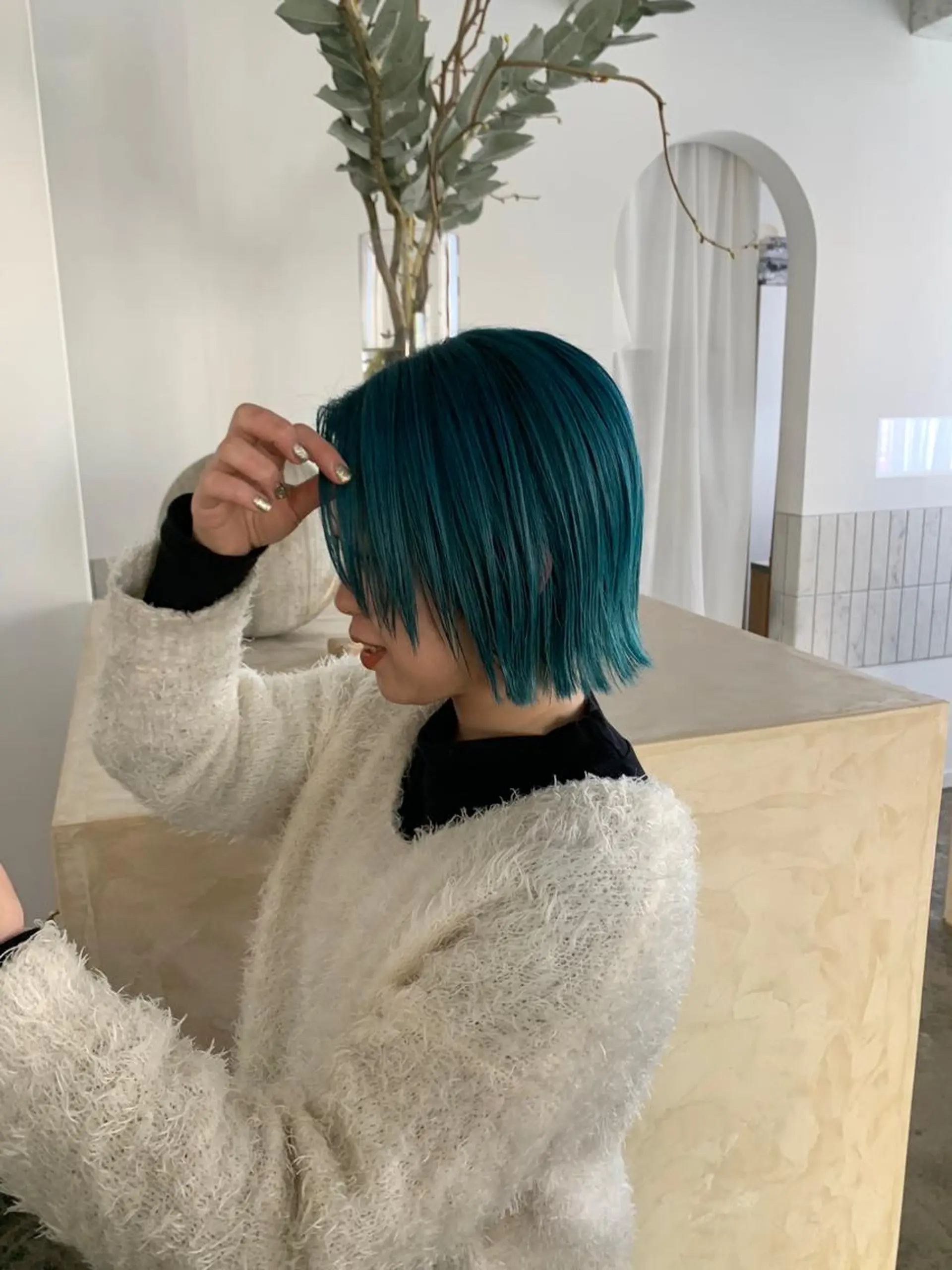 ショート カラー ブリーチ ブルーカラー Terve. 水野 菜々香のヘアスタイル