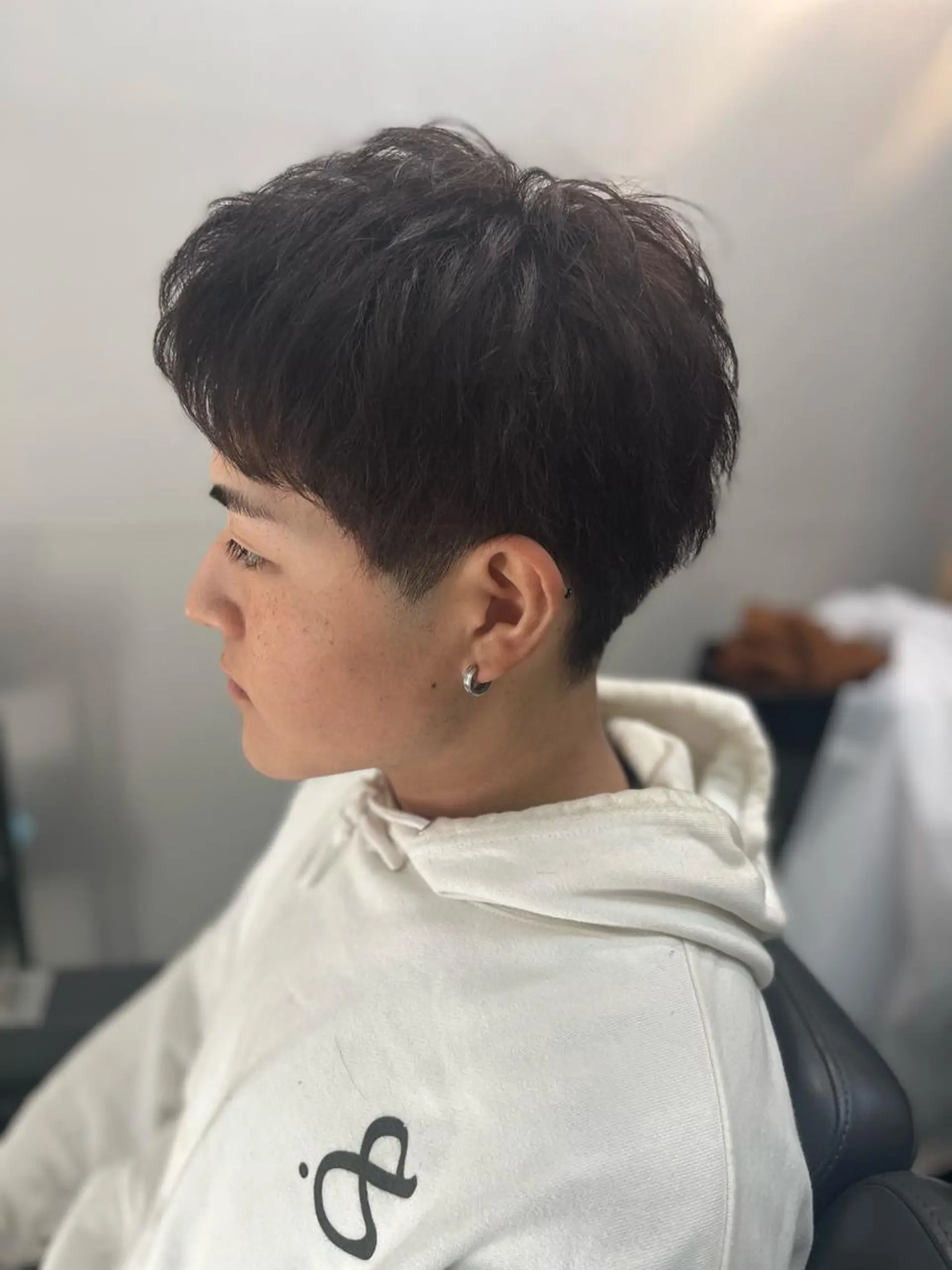 ミディアム アイブロウ アッシュ 眉カラー メンズアイブロウ 眉毛ワックス脱毛 ハイライト 溝部裕太Hair salon808代表のヘアスタイル