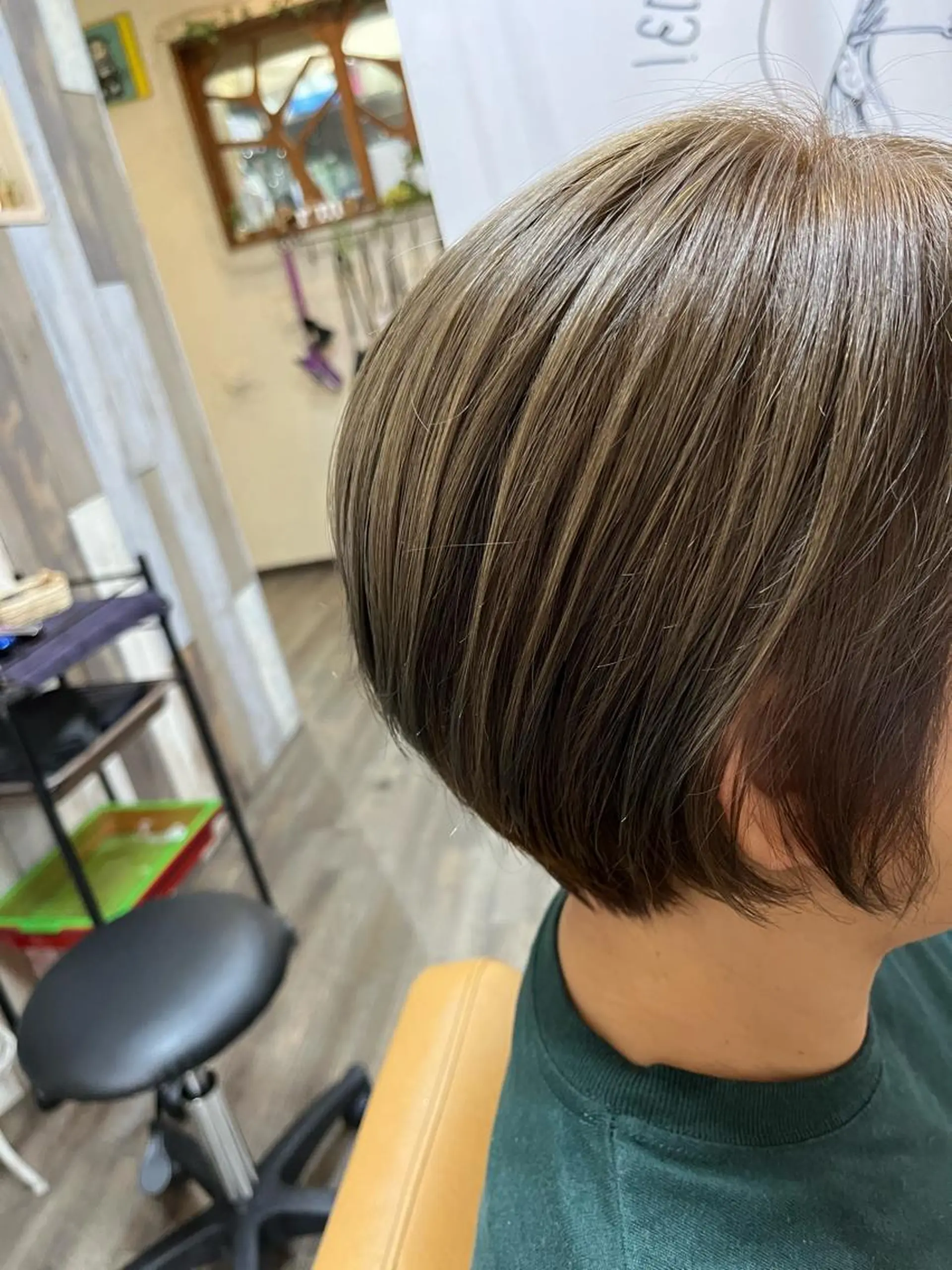 カラー 杉野 まみのヘアスタイル