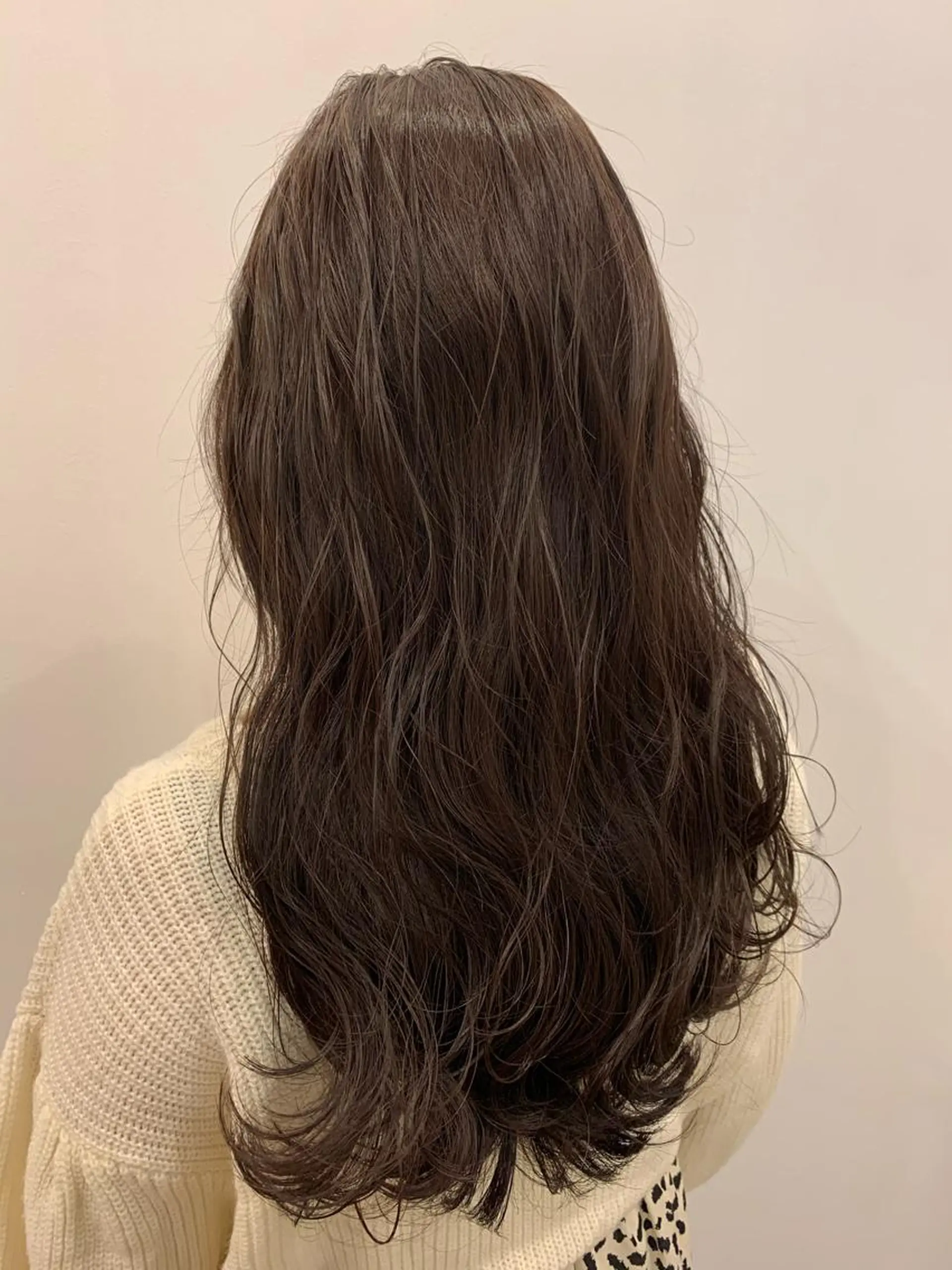 ロング カラー アッシュ ベージュカラー レイヤーカット 長谷川 湧のヘアスタイル