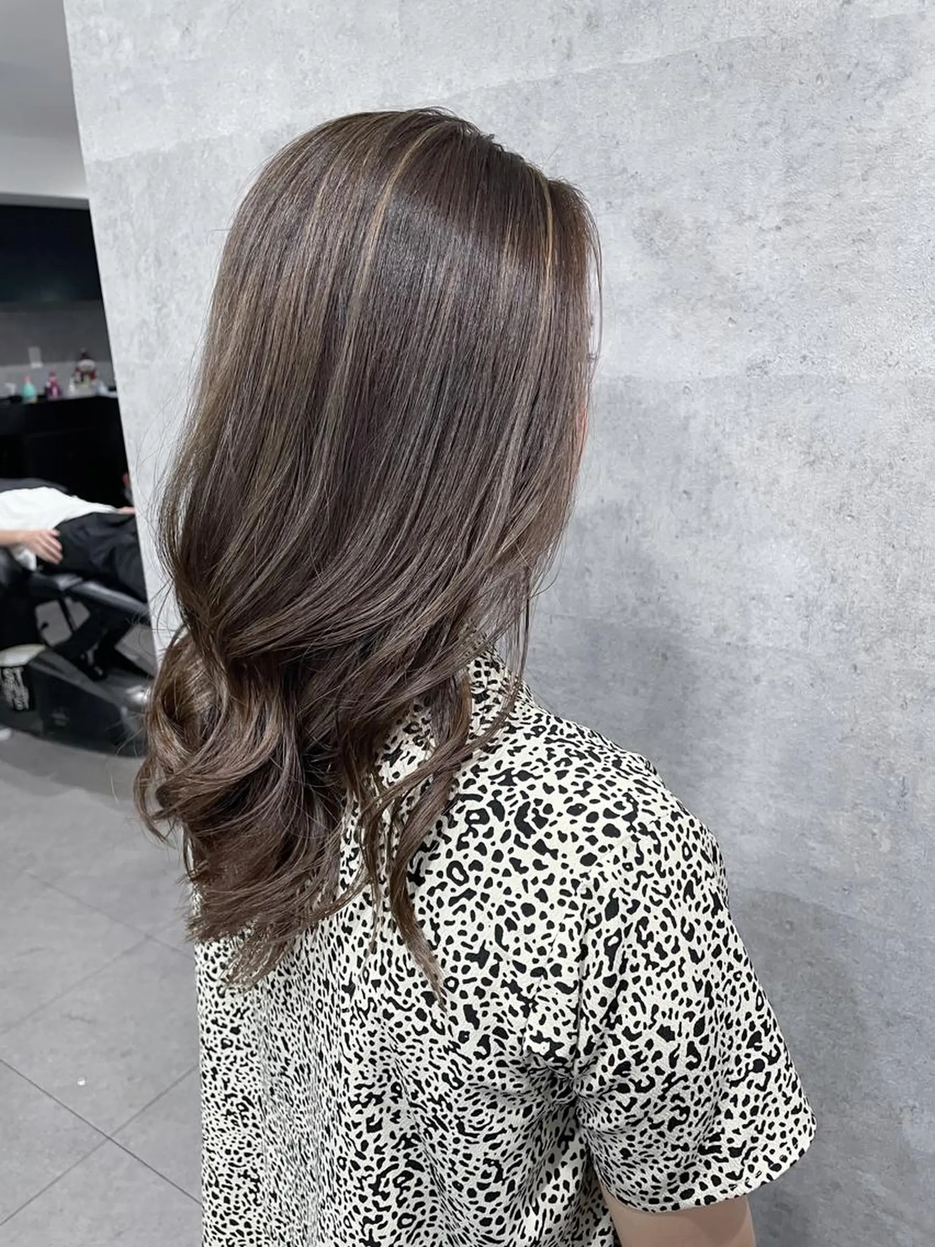 ロング カラー ベージュカラー ブリーチ ハイライトカラー ハイライト _WHITE 天神店 YUMEKA🐻のヘアスタイル