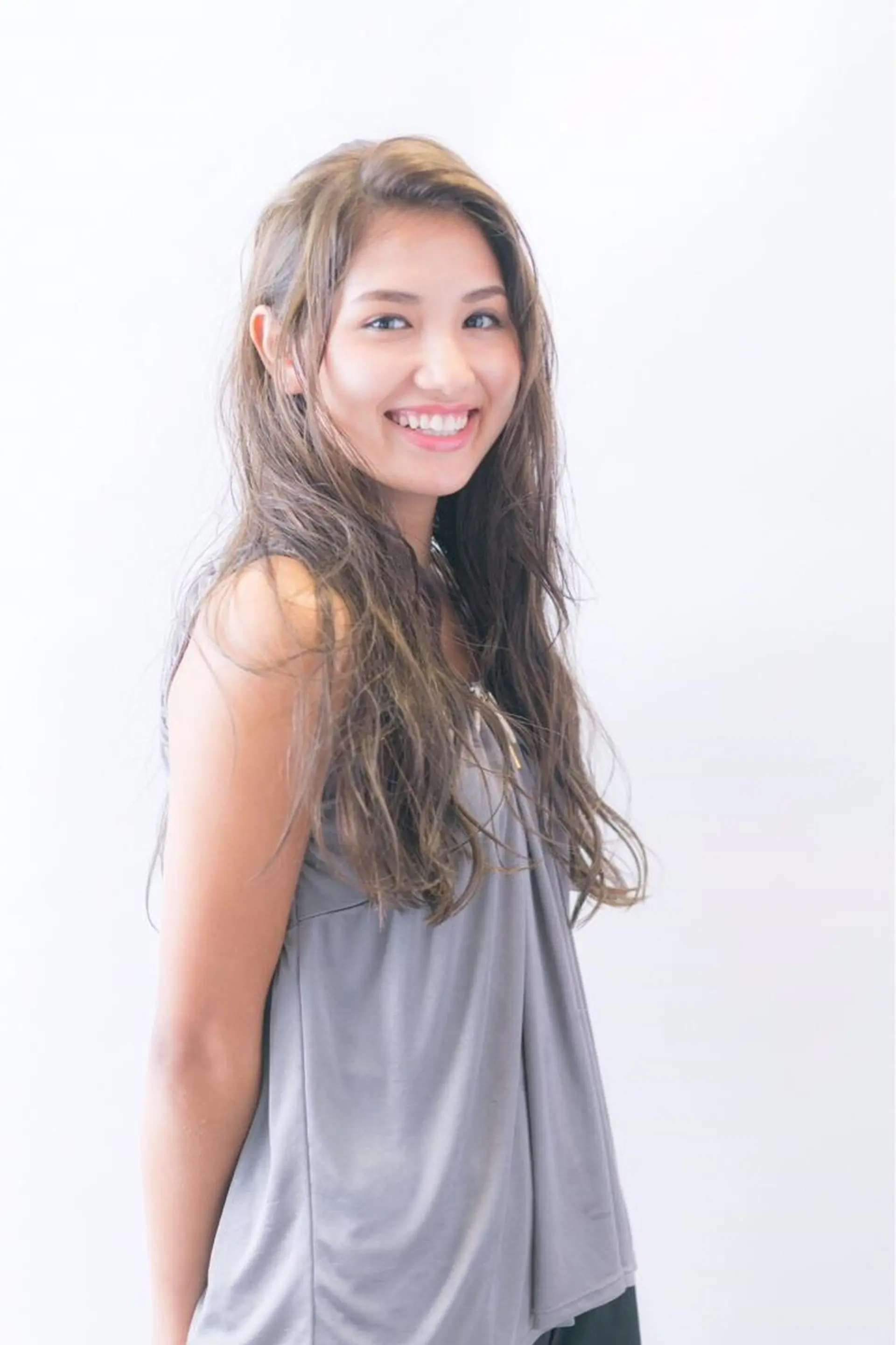 ロング カラー パーマ ヘアアレンジ メンズ キッズ ネイル マツエク・マツパ アティリー 西梅田のヘアスタイル