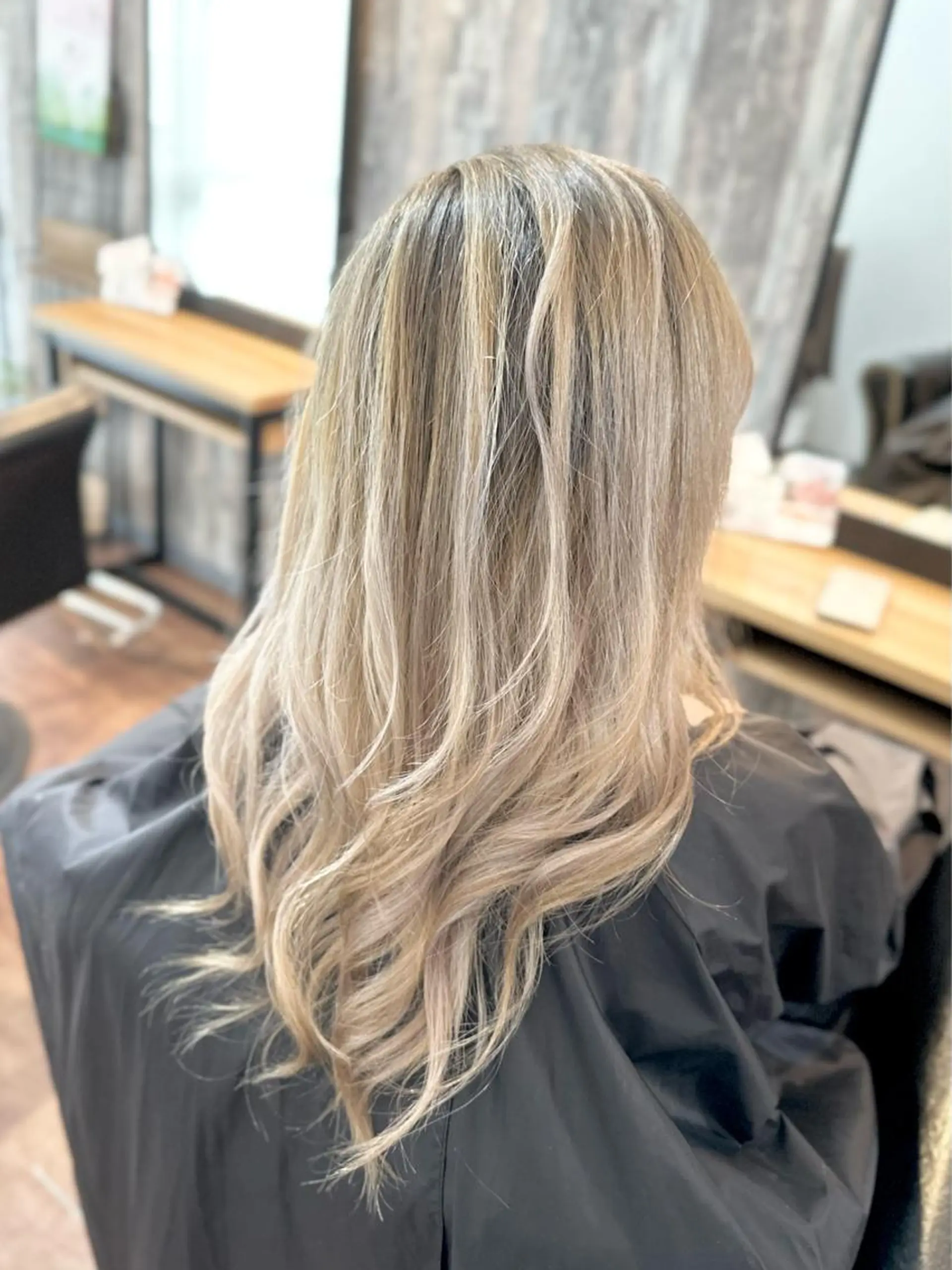 ロング カラー Lizir  ルズィール所属・Luzir⭐︎ GEN⭐︎のヘアスタイル