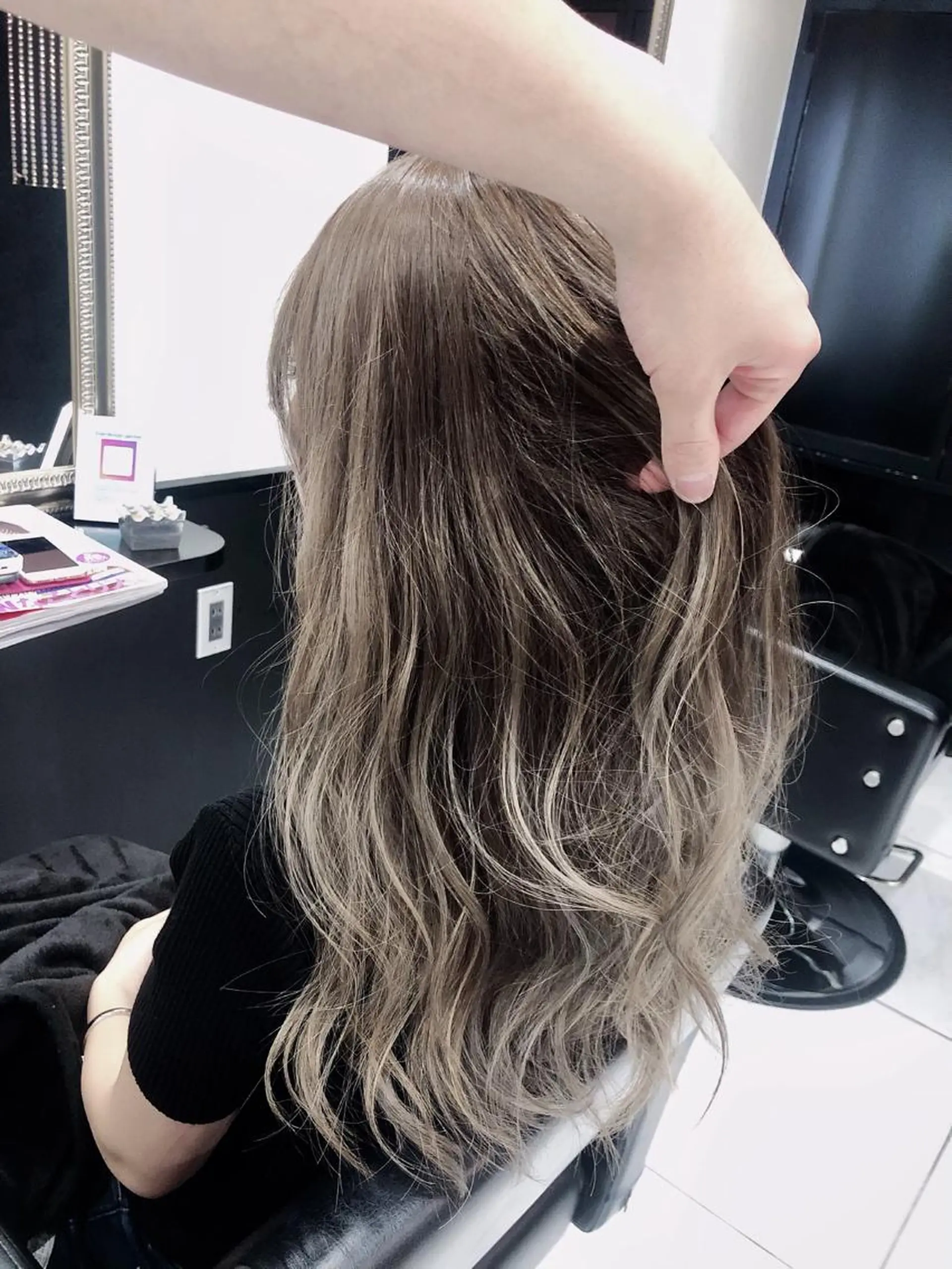 カラー ハイライトカラー 🦖店長🦖pino #しのだスペシャルのヘアスタイル