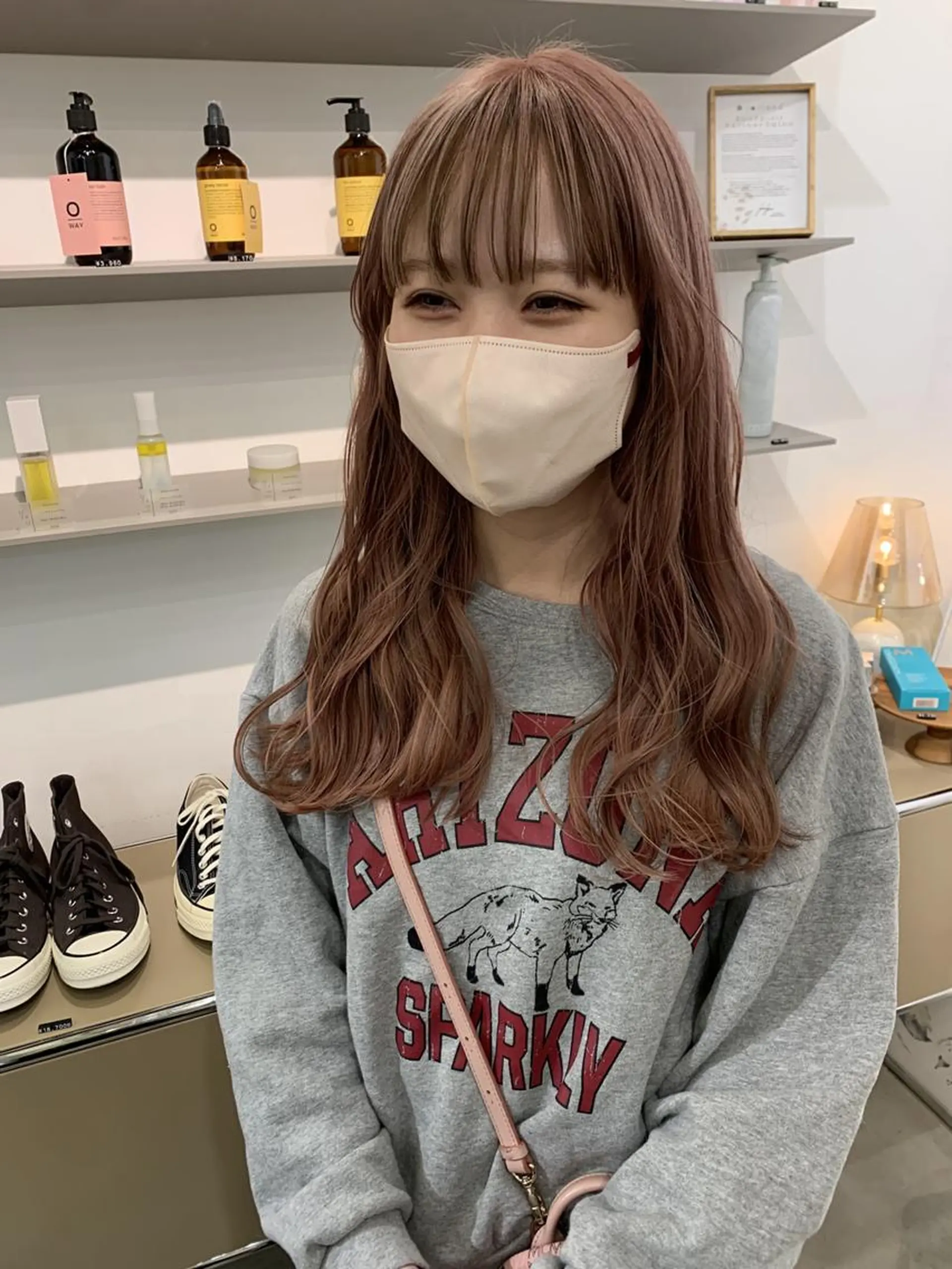 ロング カラー ベージュカラー ブリーチ ブラウンカラー ケアブリーチ ミルクティーベージュ ヘアカラー ブリーチカラーが人気 onnuのヘアスタイル