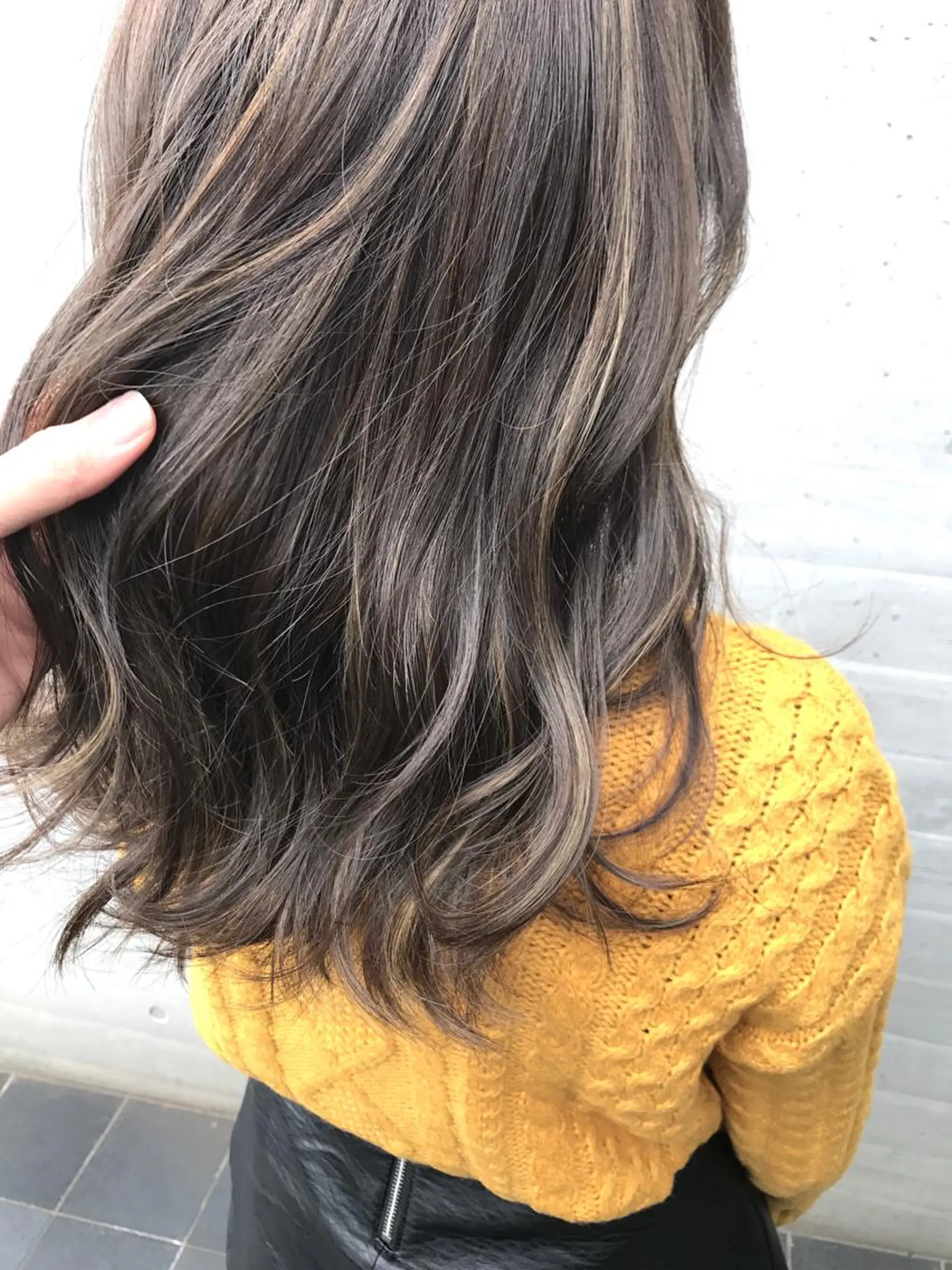 セミロング カラー ハイライトカラー ハイライト 北千住でカラーNo1 高橋優輔のヘアスタイル