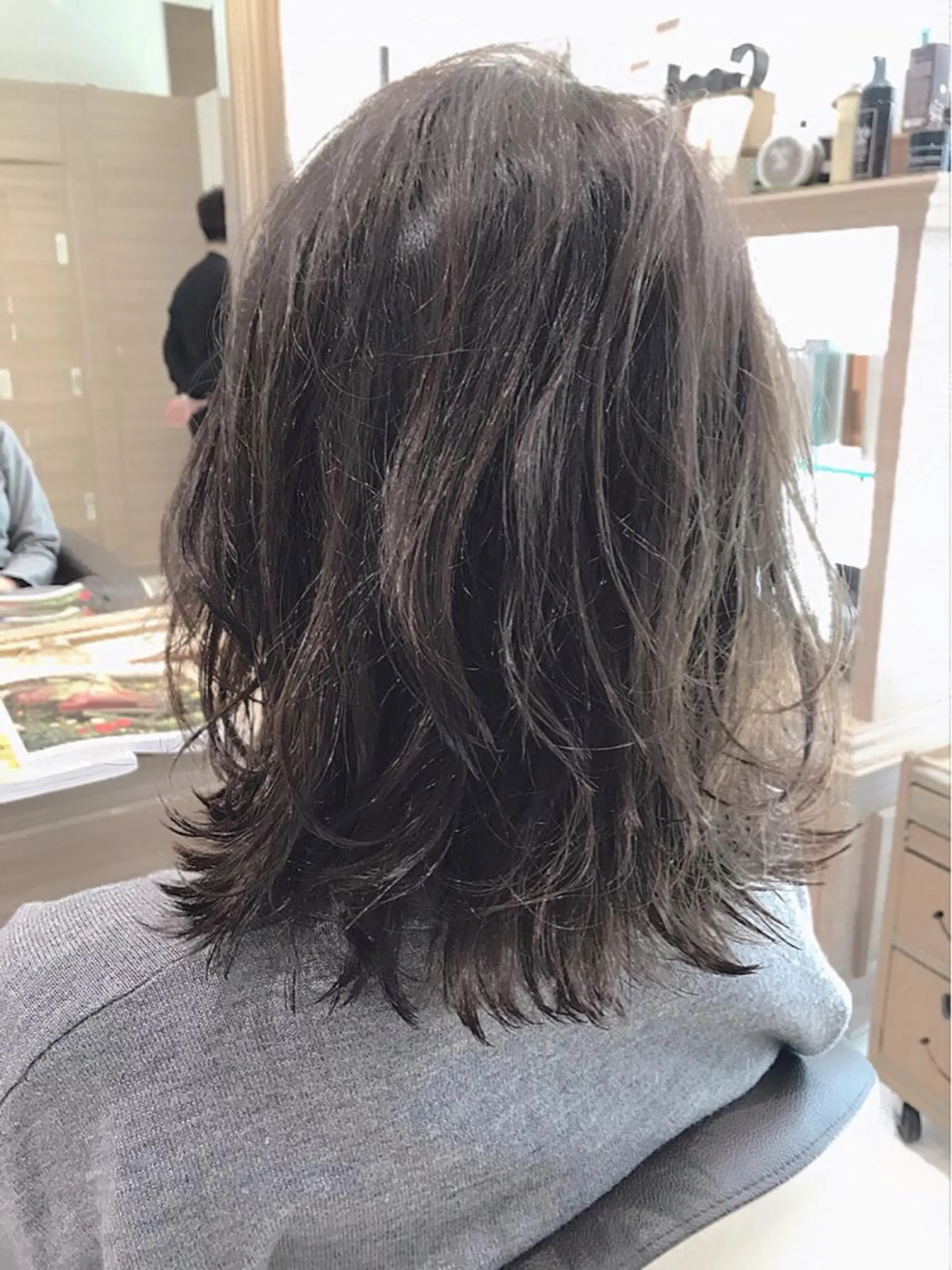 ミディアム カット ヘアカラー 新宿 木下拓哉のヘアスタイル