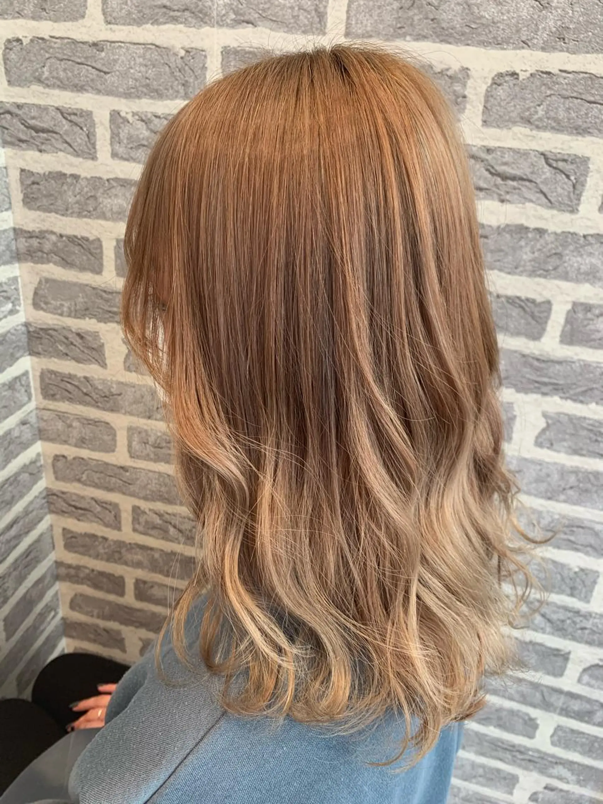 ミディアム カラー ブリーチ ハイトーンカラー Earth岩槻店 YAGIのヘアスタイル