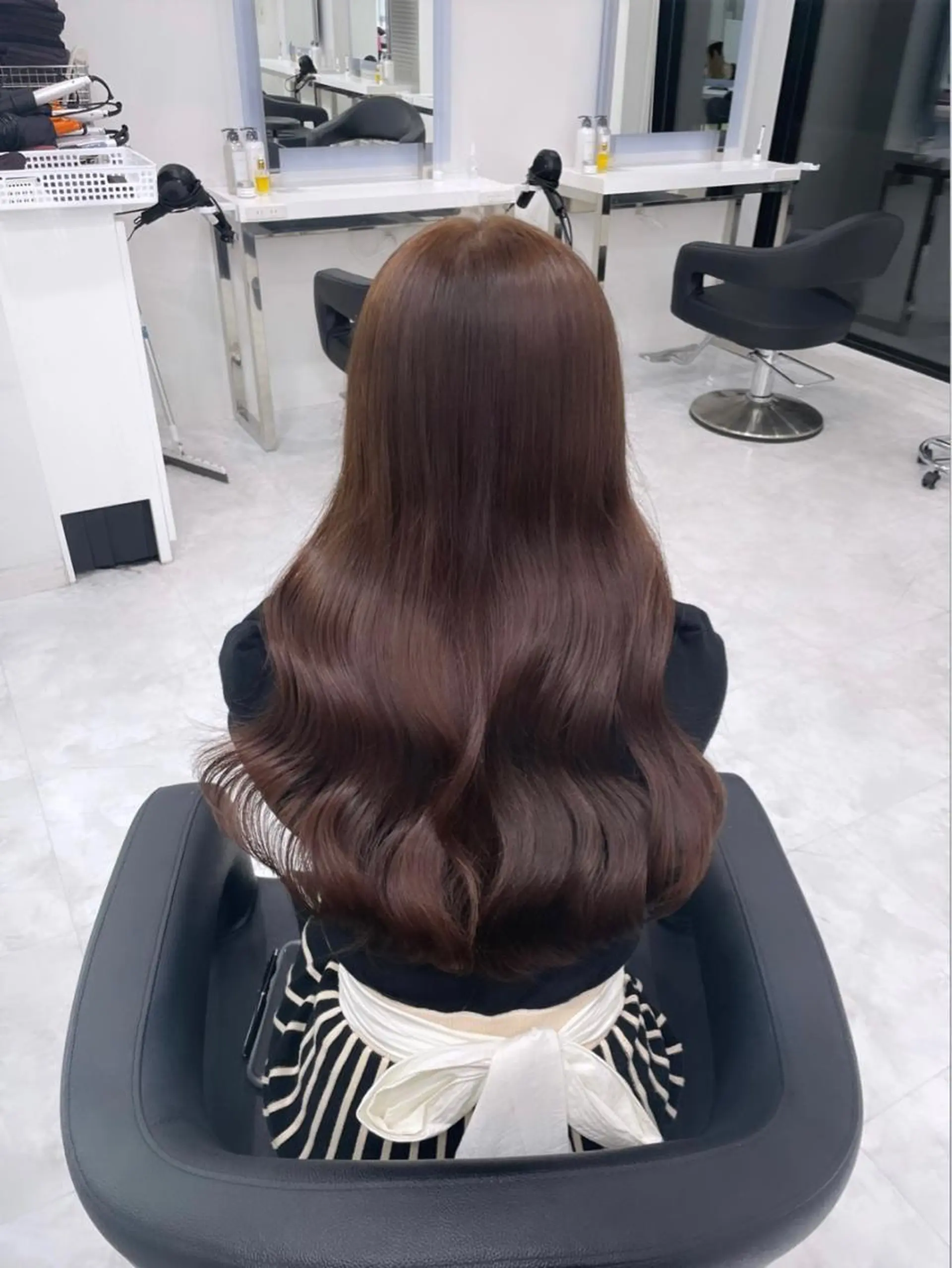 セミロング カラー ヘアアレンジ Ella所属・nana【艶髪】/ レイヤー/縮毛矯正のヘアスタイル