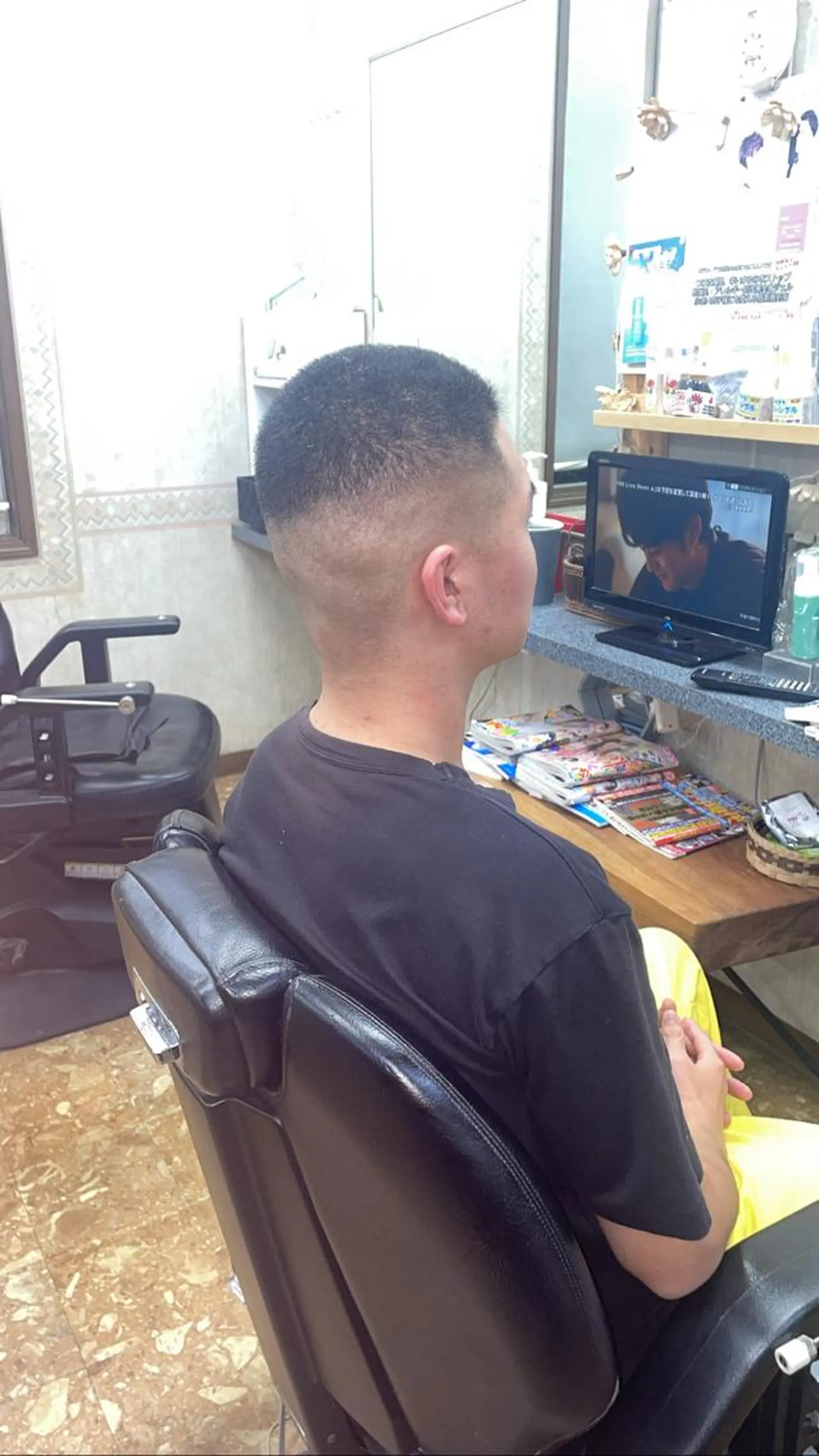 ショート メンズ 海老原 コウのヘアスタイル