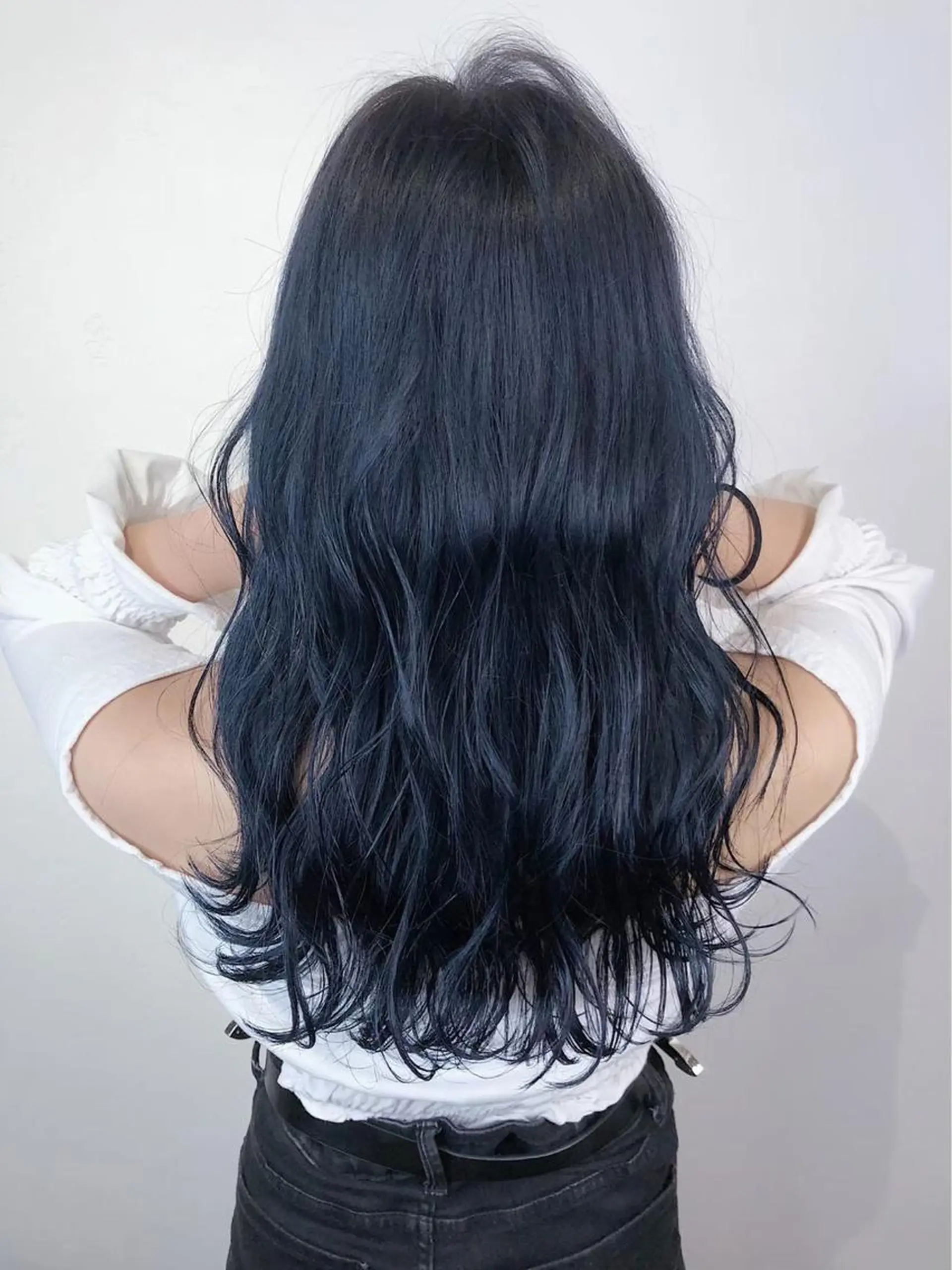 セミロング カラー _WHITE 高槻のヘアスタイル