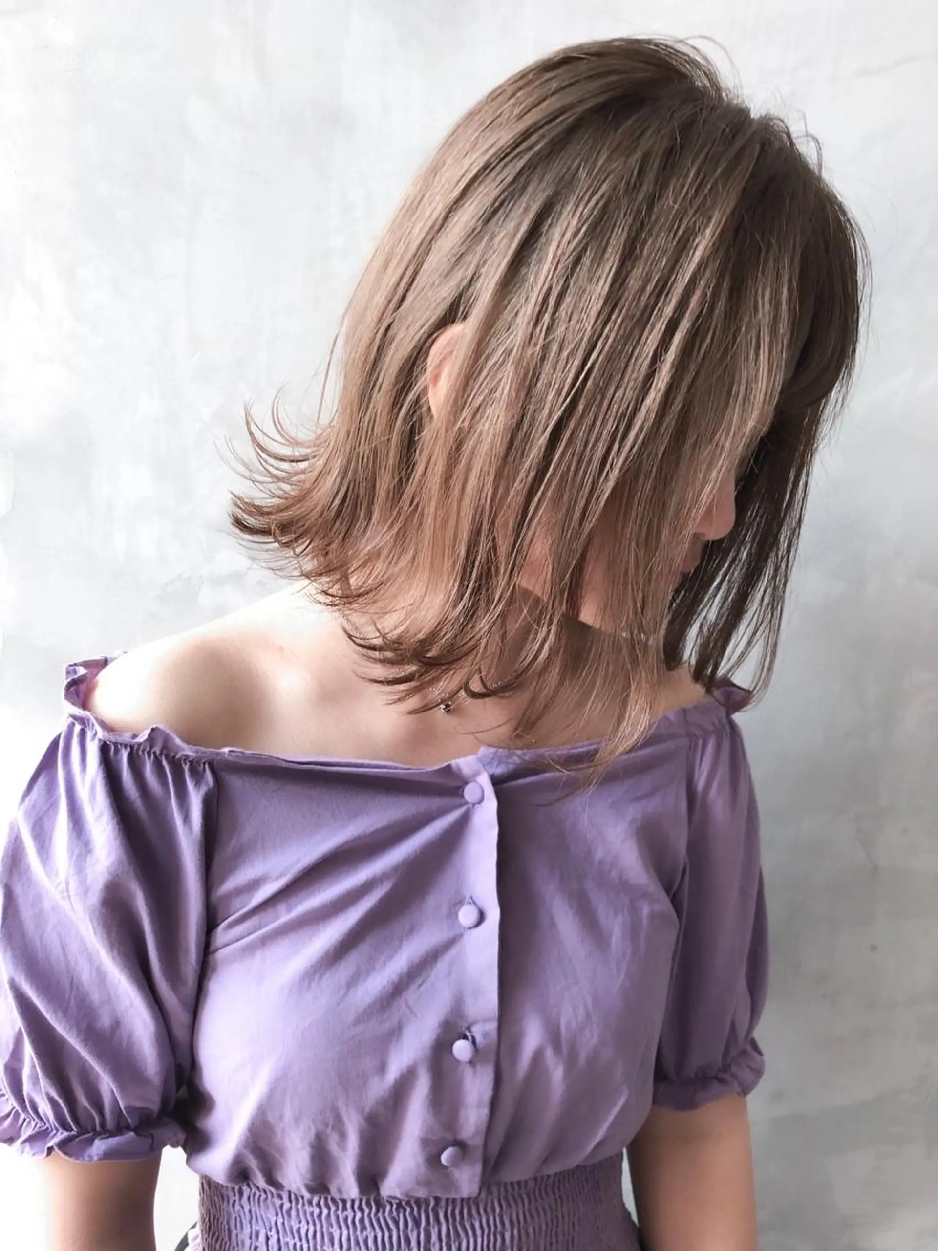 ミディアム カラー ヘアアレンジ ハイトーンカラー ヘアカラー トリートメント TOMO GEEKS代表のヘアスタイル