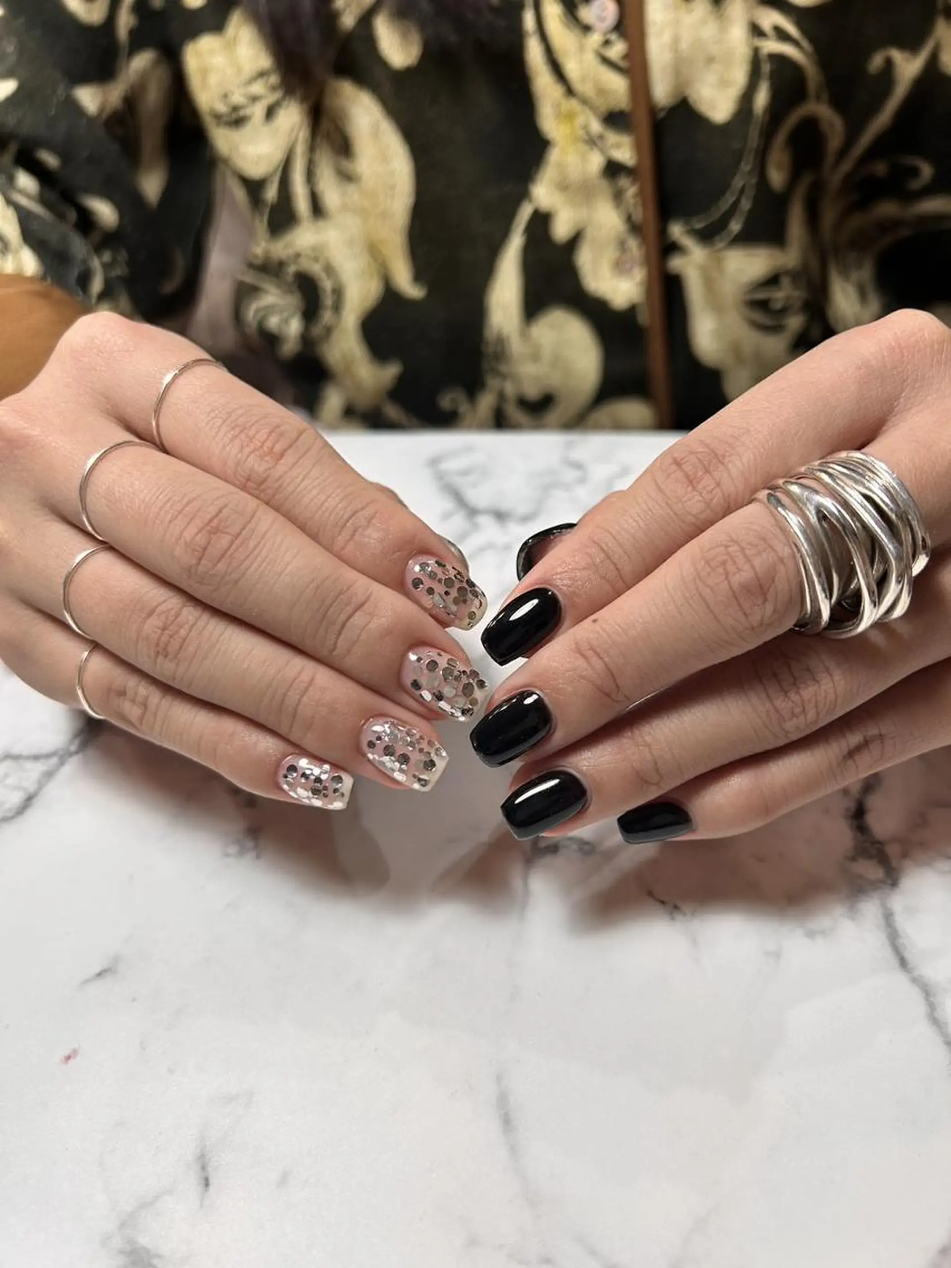 ネイル ホログラムネイル ワンカラーネイル Nailist Honamiのネイルデザイン