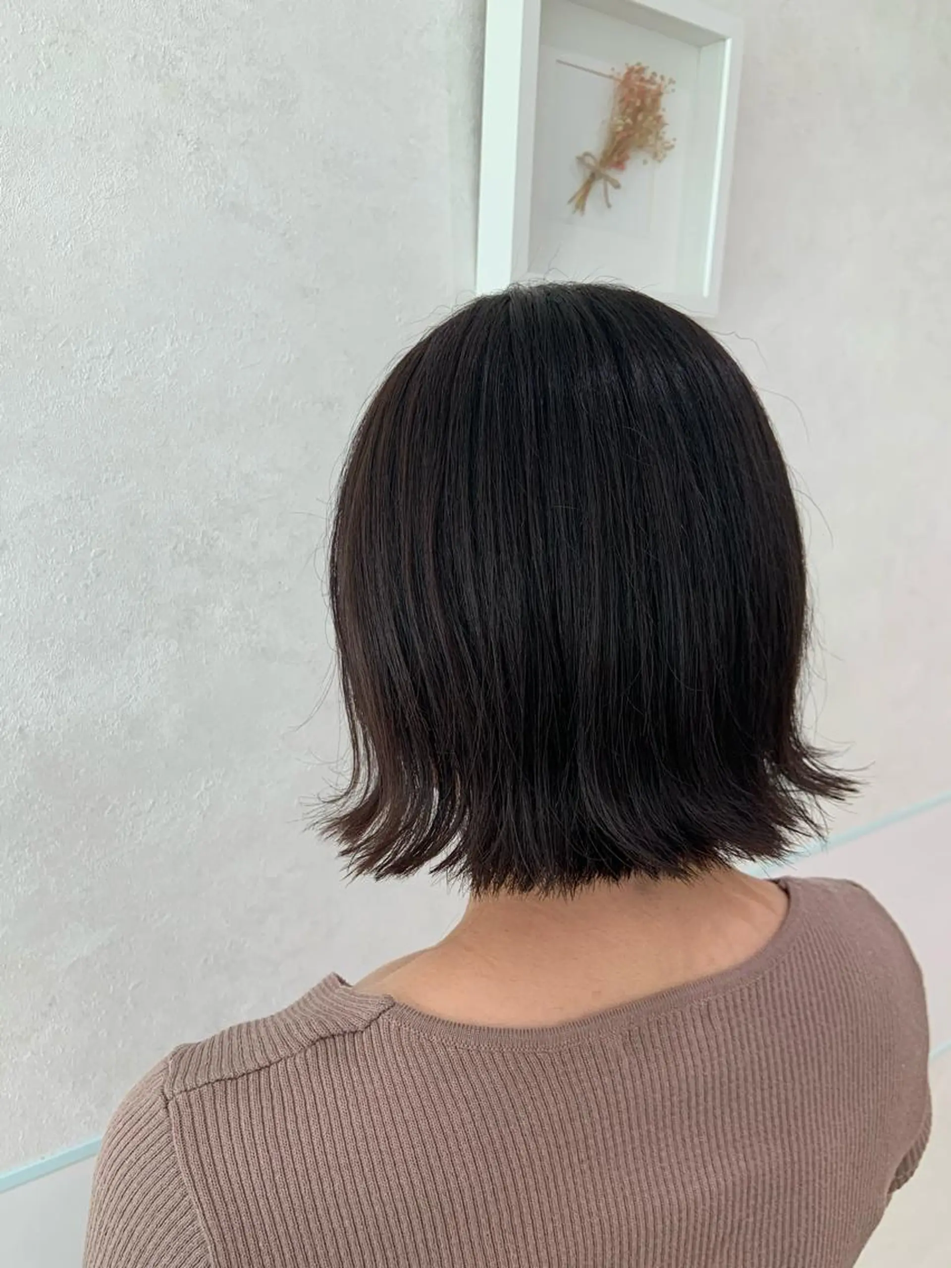 ショート カラー パーマ ヘアアレンジ 切りっぱなしボブ ボブ ハイトーンカラー🤍 山下 優華のヘアスタイル