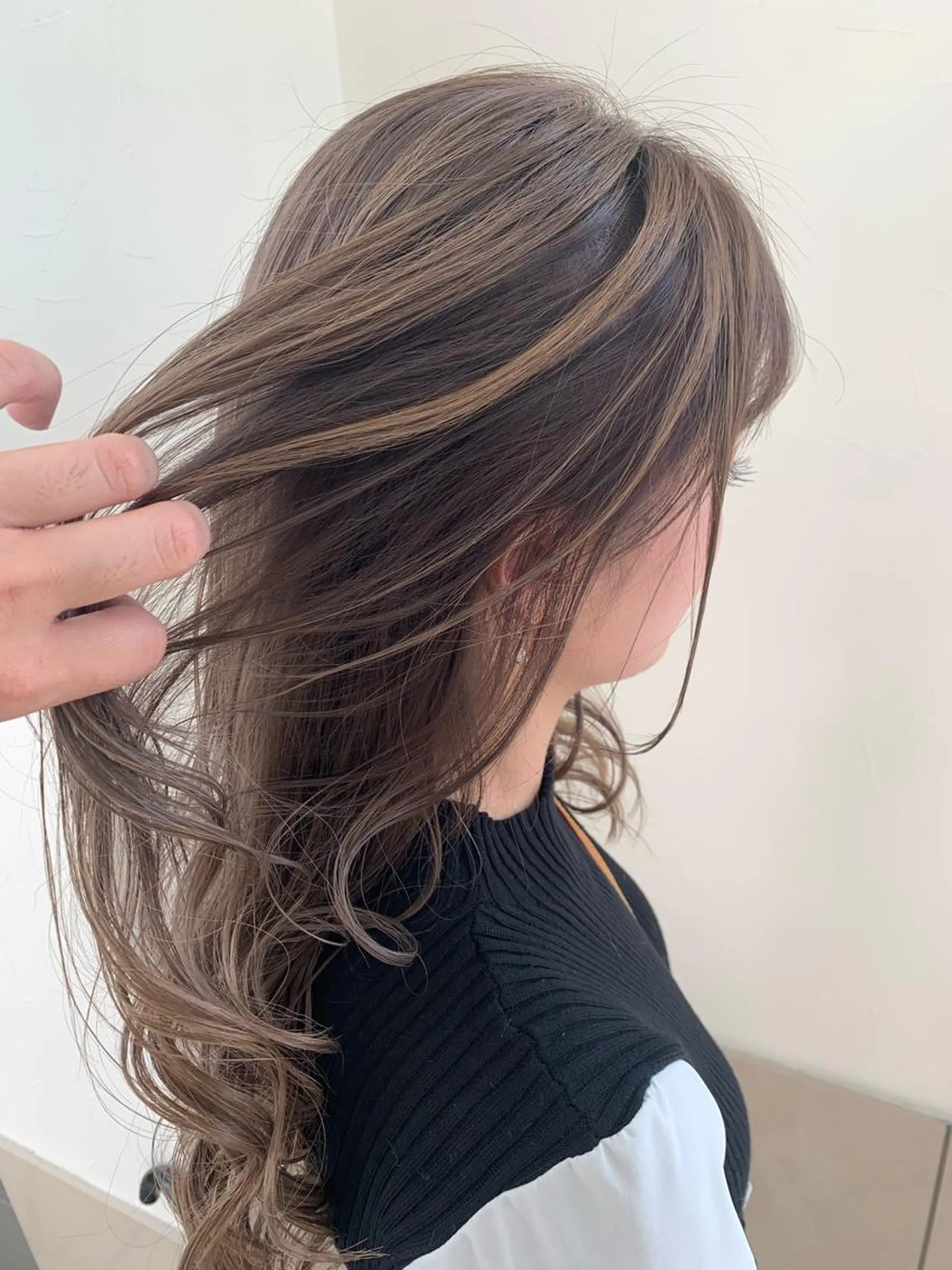 ロング カラー ハイライトカラー ハイライト 田辺 貞和のヘアスタイル