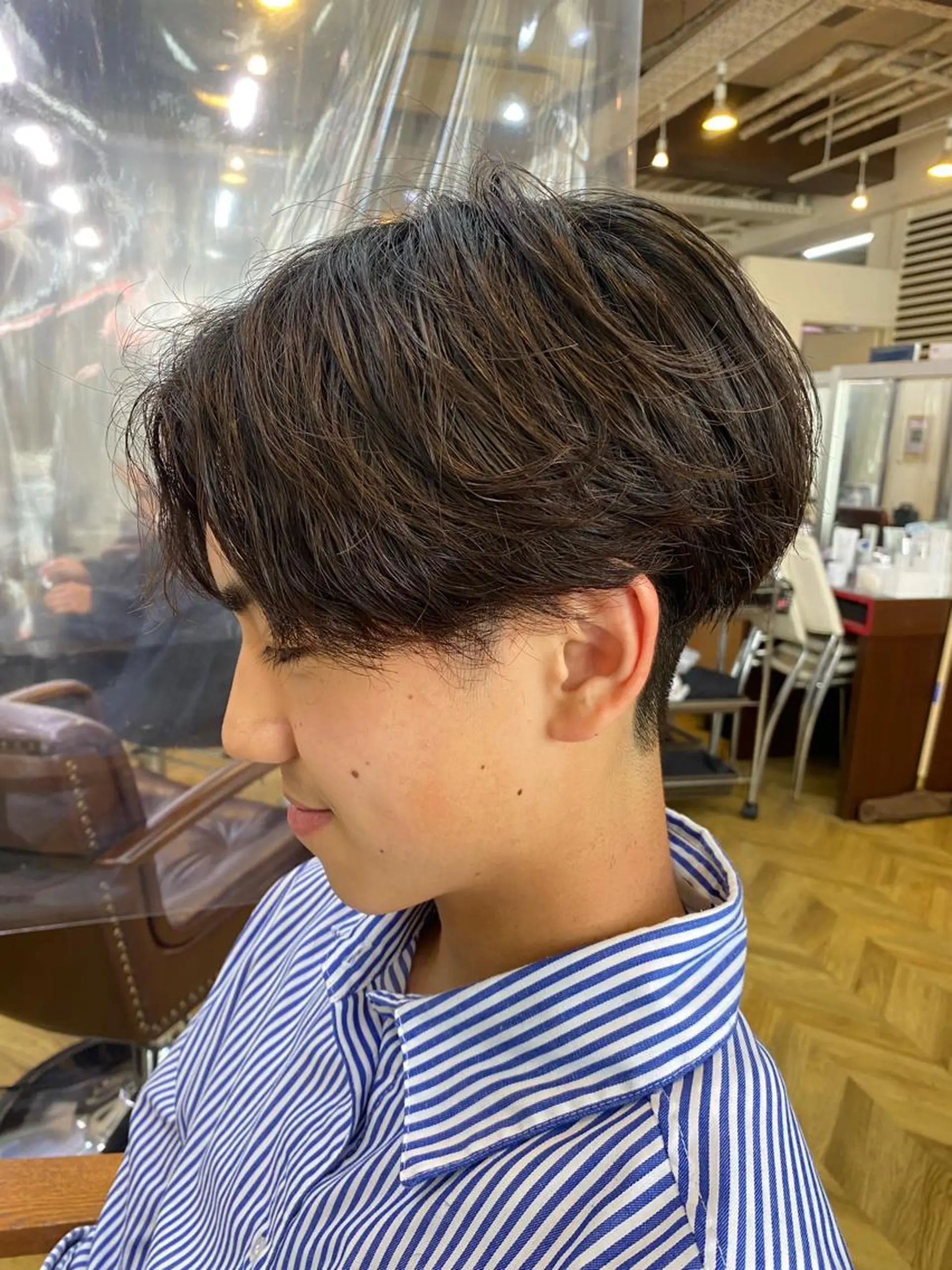 メンズ カット パーマ 柏のセンターパート のプロ関口 柊太のヘアスタイル