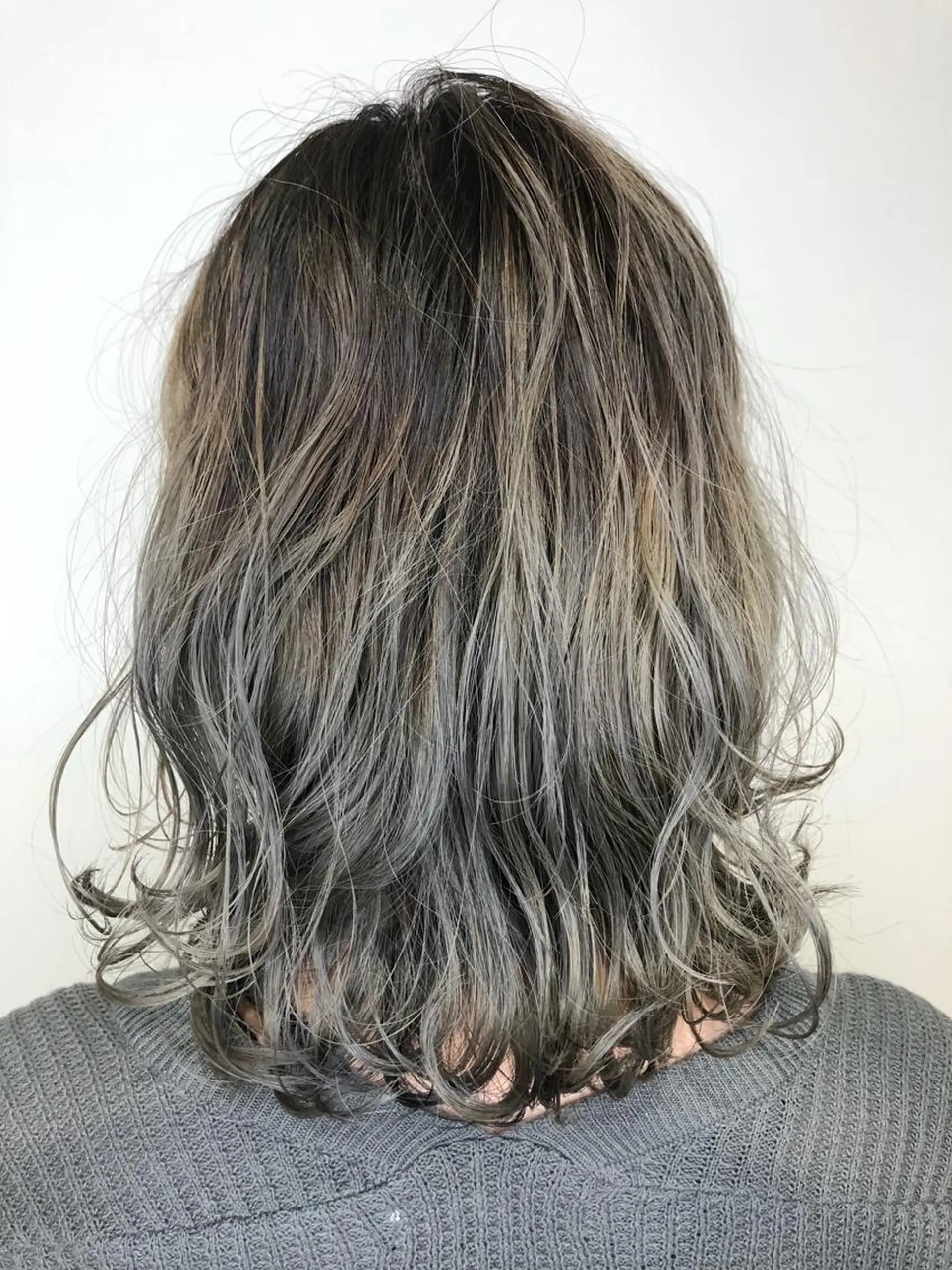 ミディアム カラー メンズヘア特化 崎田 成人のヘアスタイル