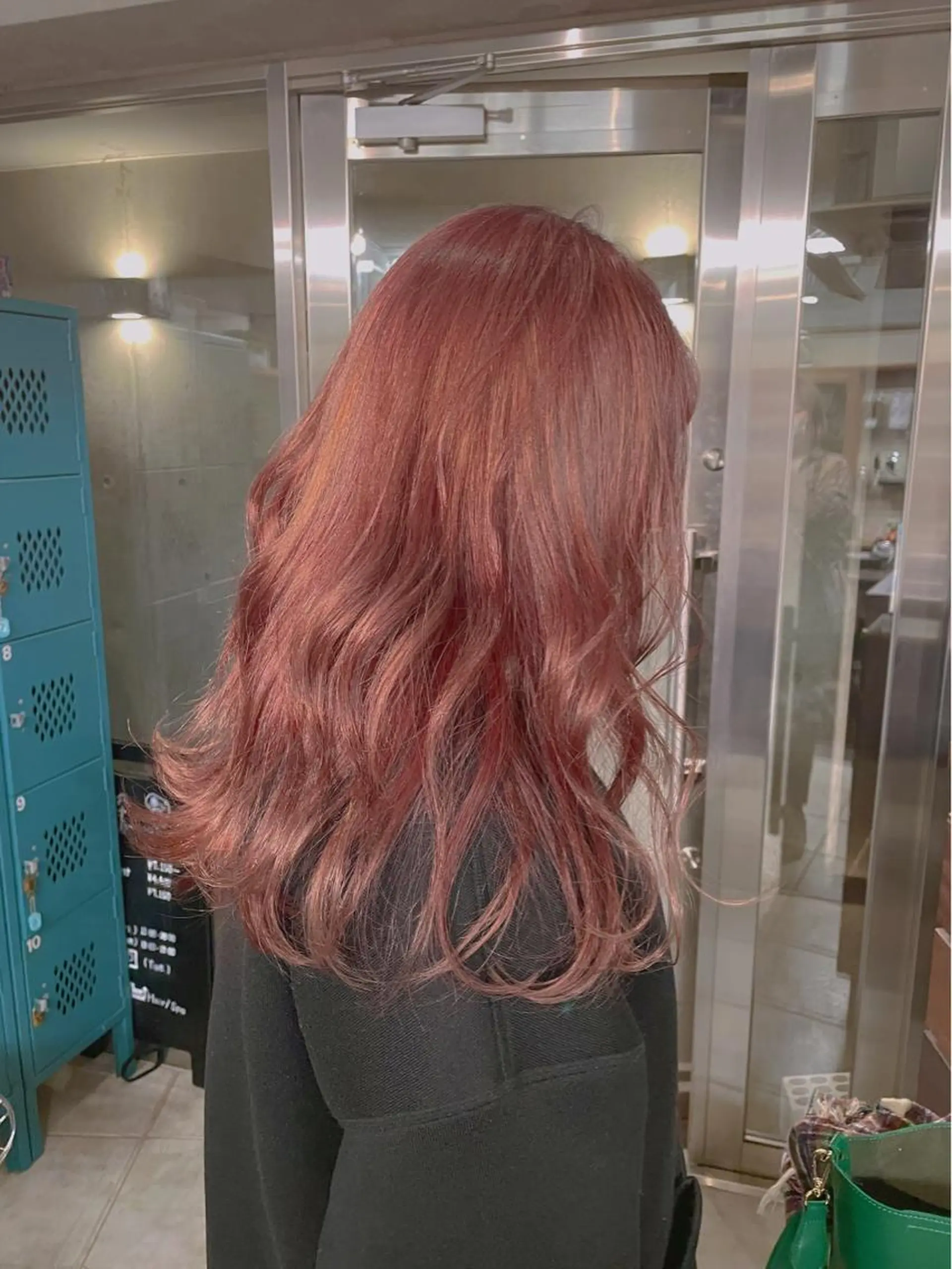 カラー 🫧BUBBLES 新所沢　かとうゆきのヘアスタイル