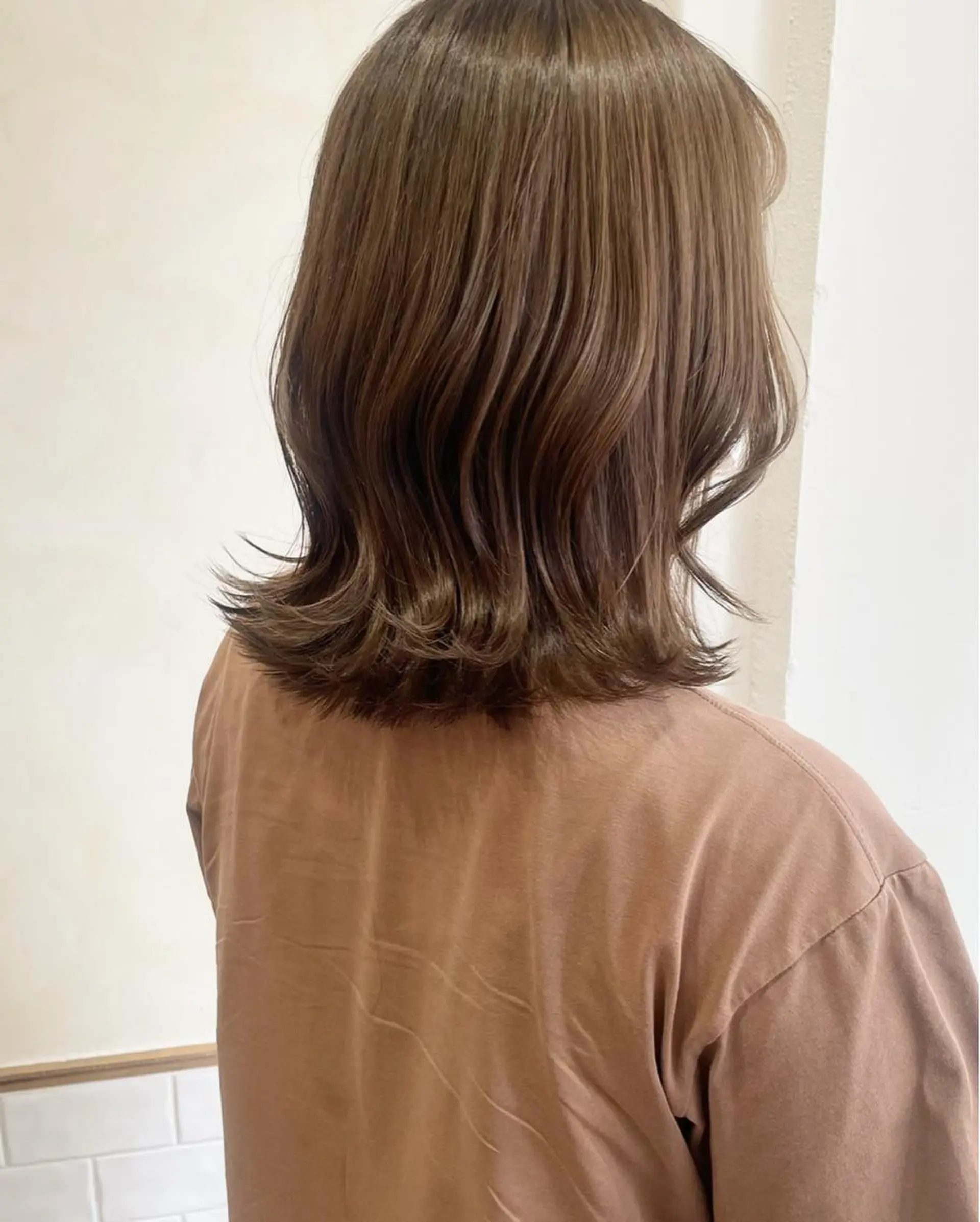 ミディアム カラー ベージュカラー オリーブベージュ カット ヘアカラー ⌇ROMEO京橋店⌇ 鎌谷明星🪷のヘアスタイル