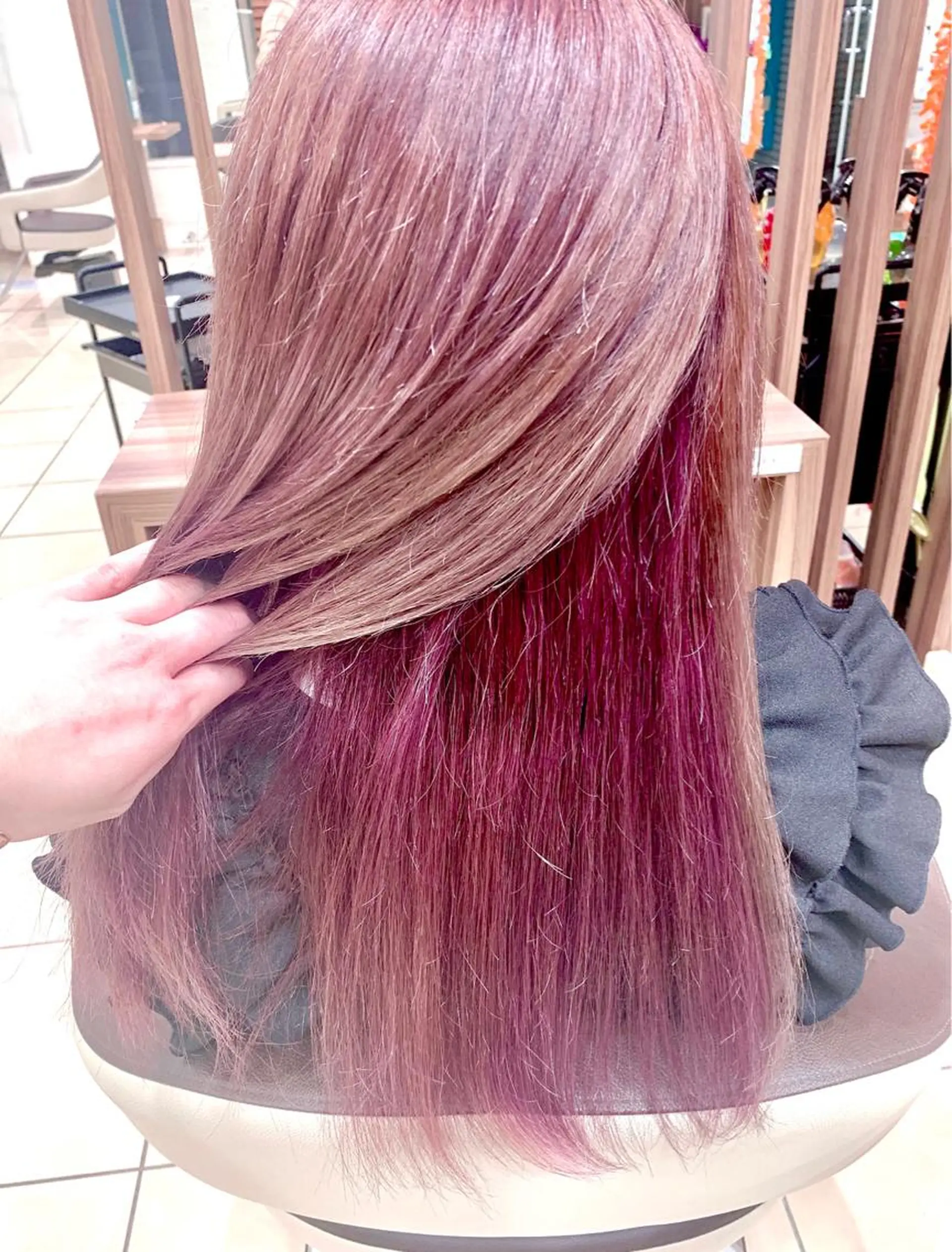 ロング カラー ツートーンカラー Nagisa ナギサのヘアスタイル