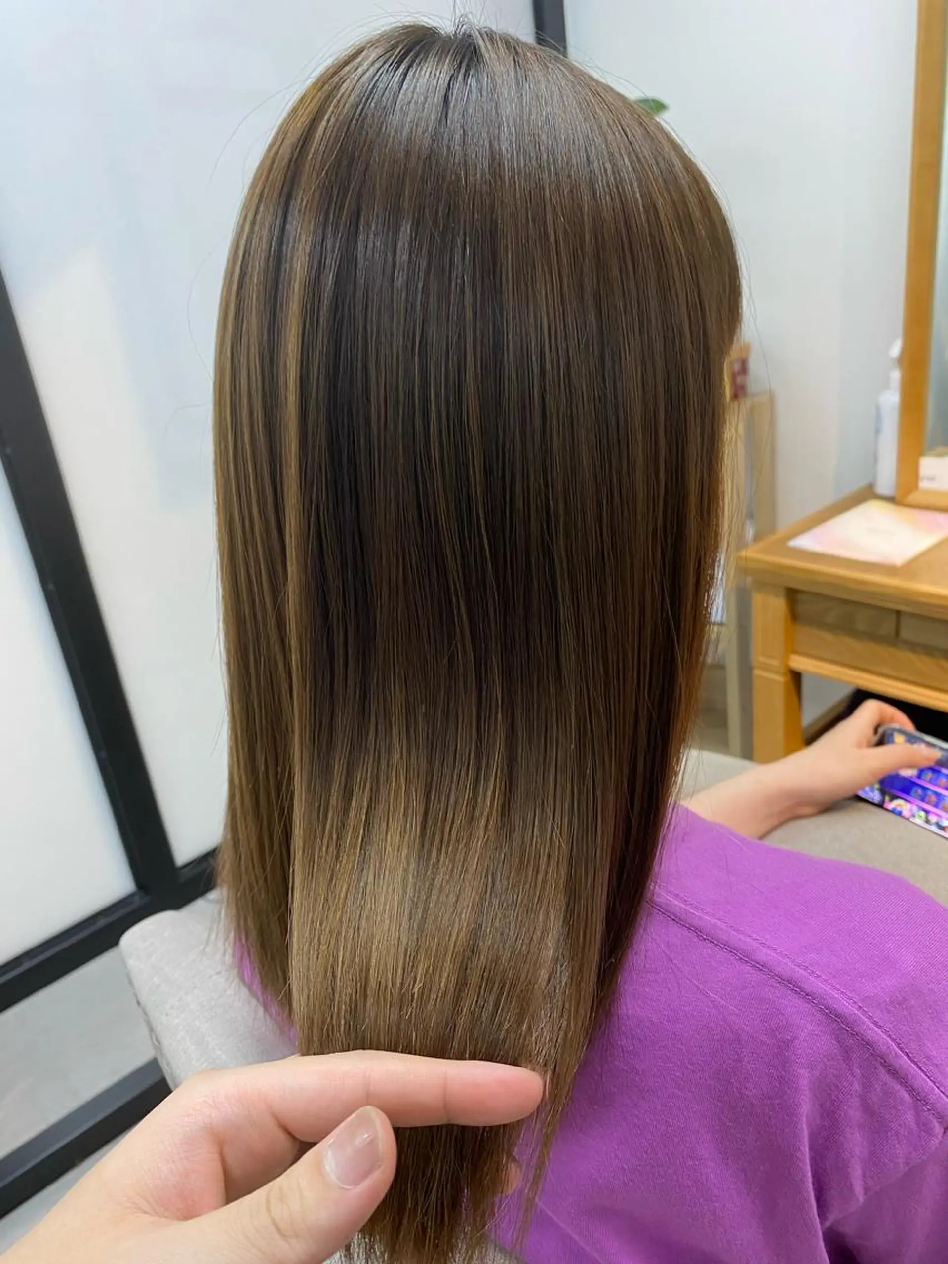 セミロング カット ヘアカラー トリートメント 透明感/ツヤ髪/ さら艶/前田祥汰のヘアスタイル