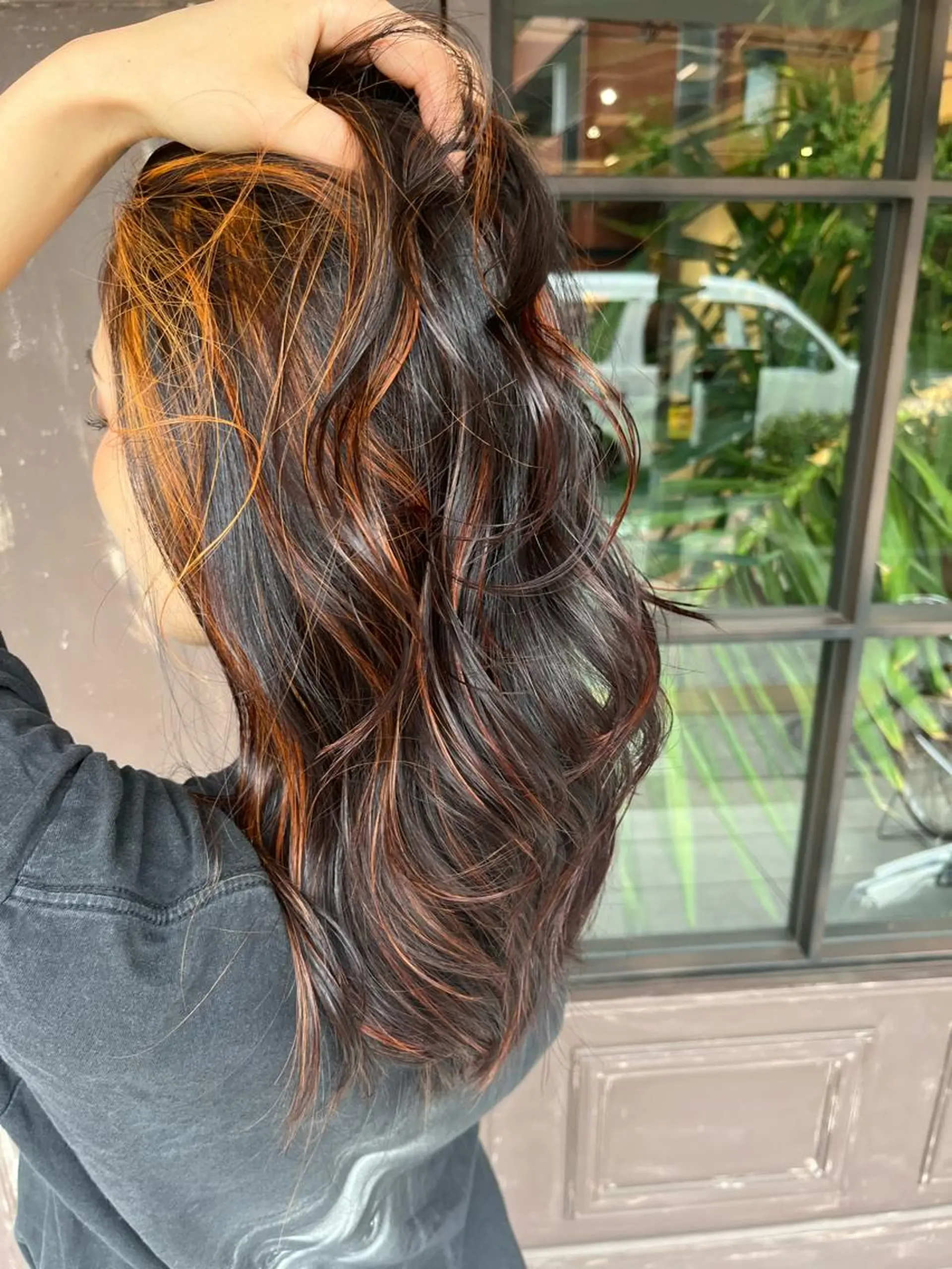 セミロング カラー ハイライトカラー ハイライト ヘアカラー 川越 輝梨奈のヘアスタイル