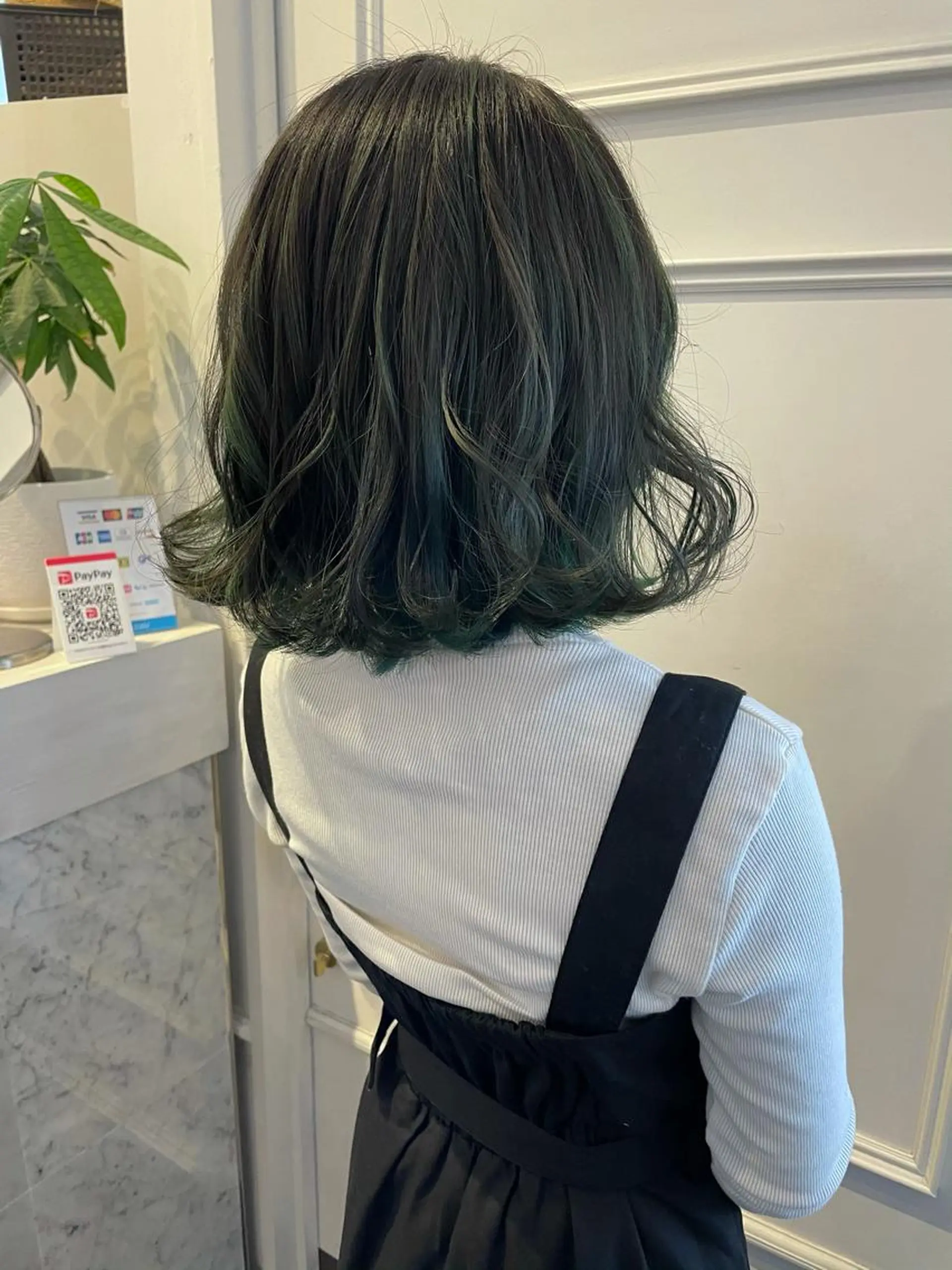 ミディアム カラー 安藤 佑衣のヘアスタイル