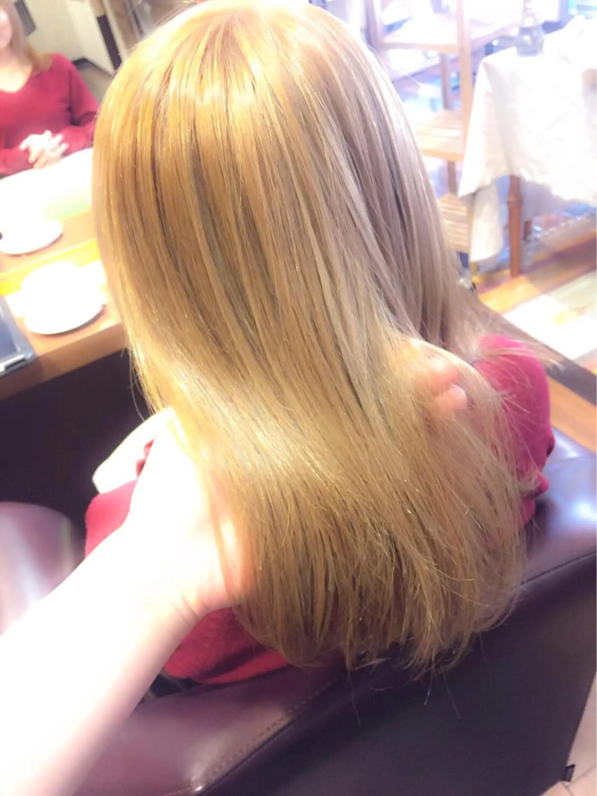 ミディアム カラー アッシュ 伊藤 優希のヘアスタイル