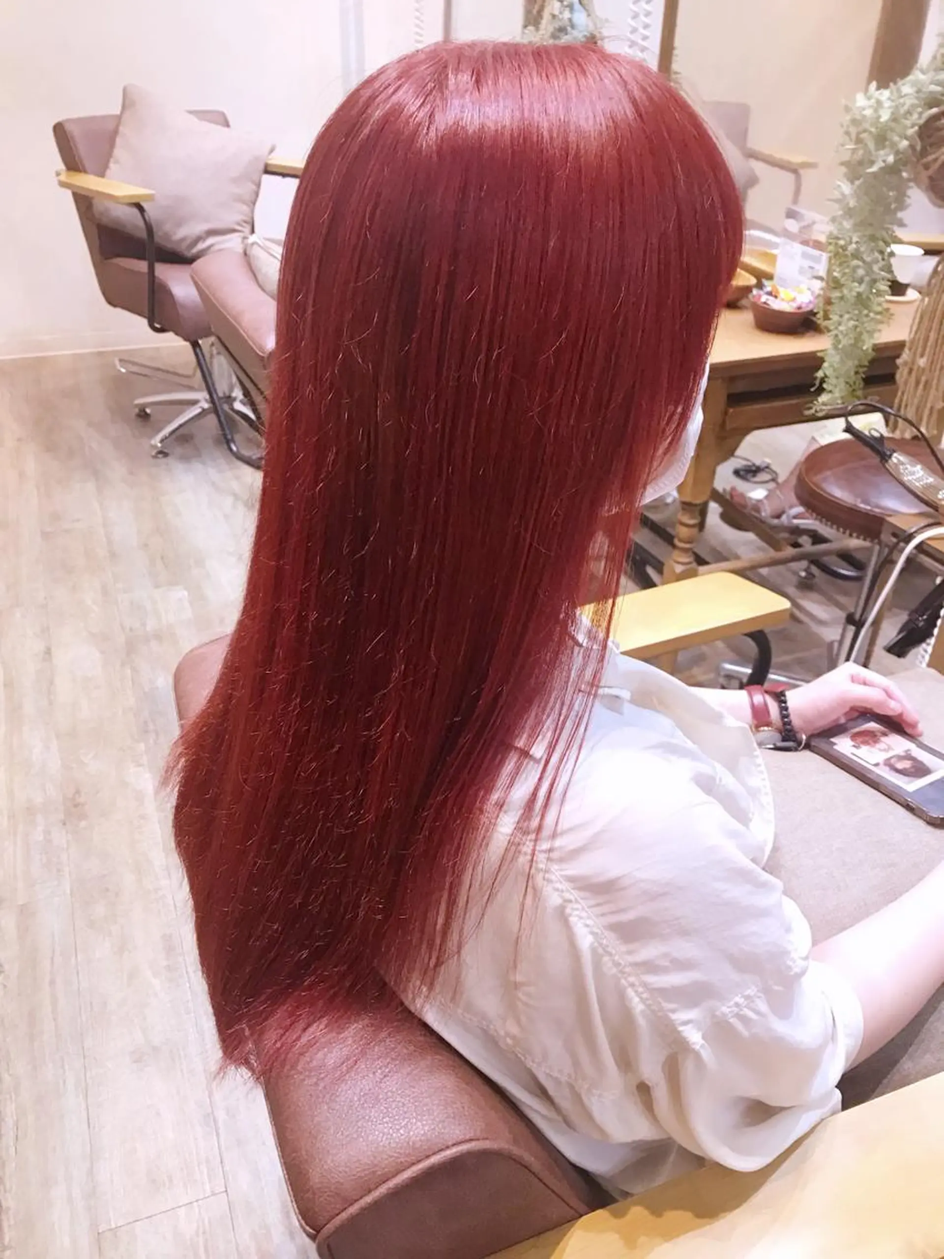 セミロング カラー ピンクカラー レッドカラー カット ヘアカラー トリートメント ブリーチ/髪質改善/ レイヤー/YUTO‎のヘアスタイル