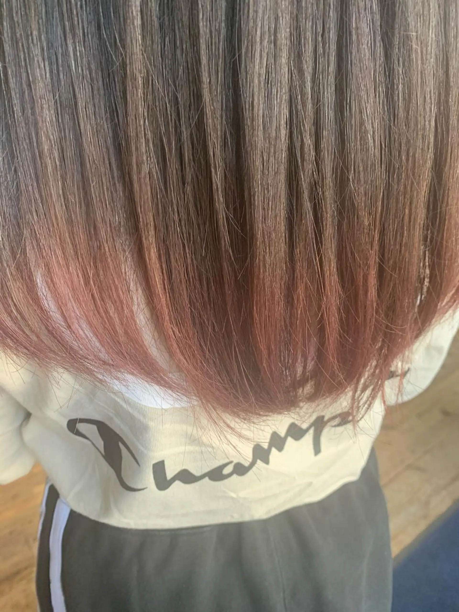 ロング ルネ所属・切りっぱなしボブ グレージュ/福田梢のヘアスタイル