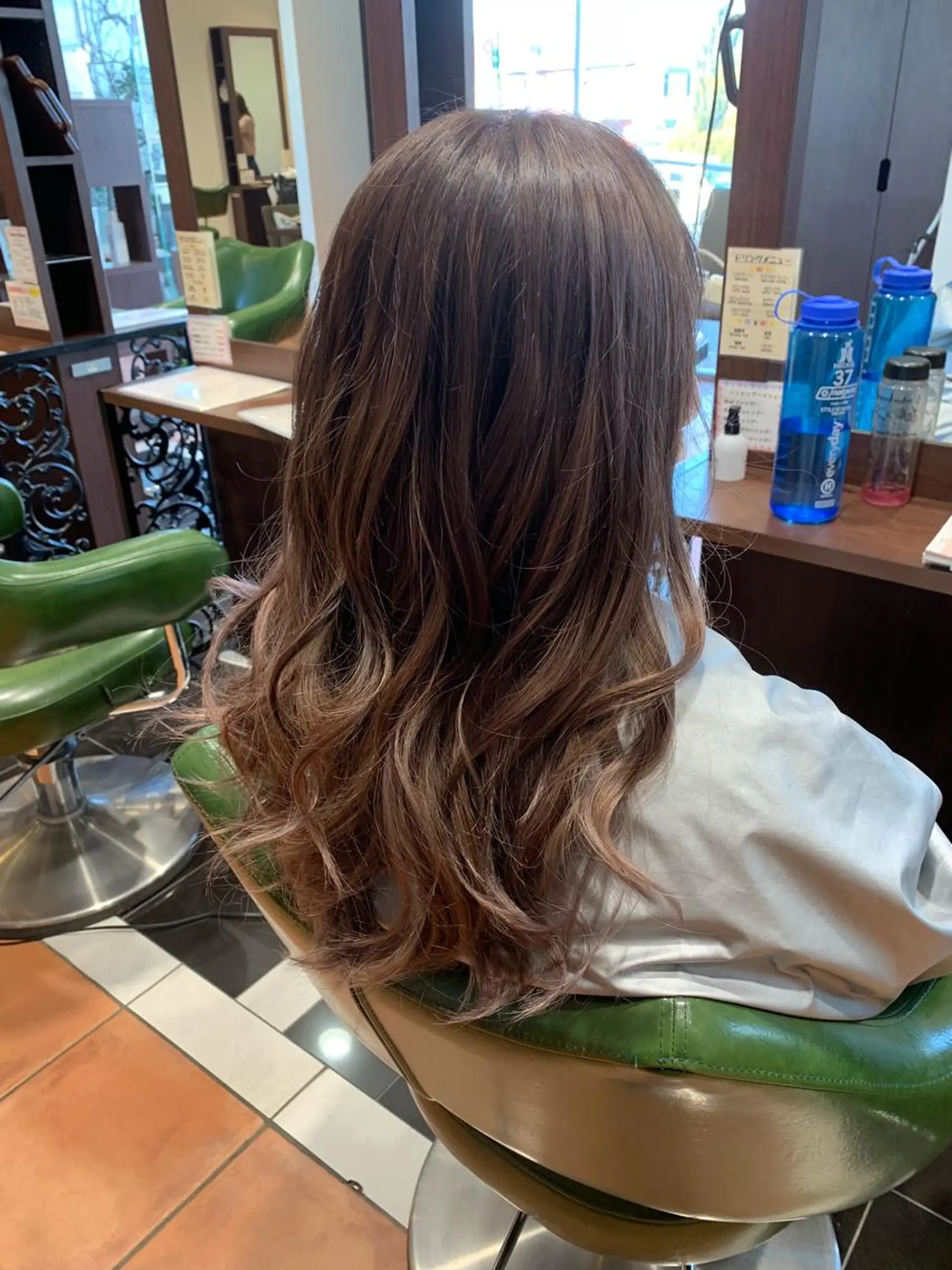 ミディアム カラーリスト菅澤 岳のヘアスタイル