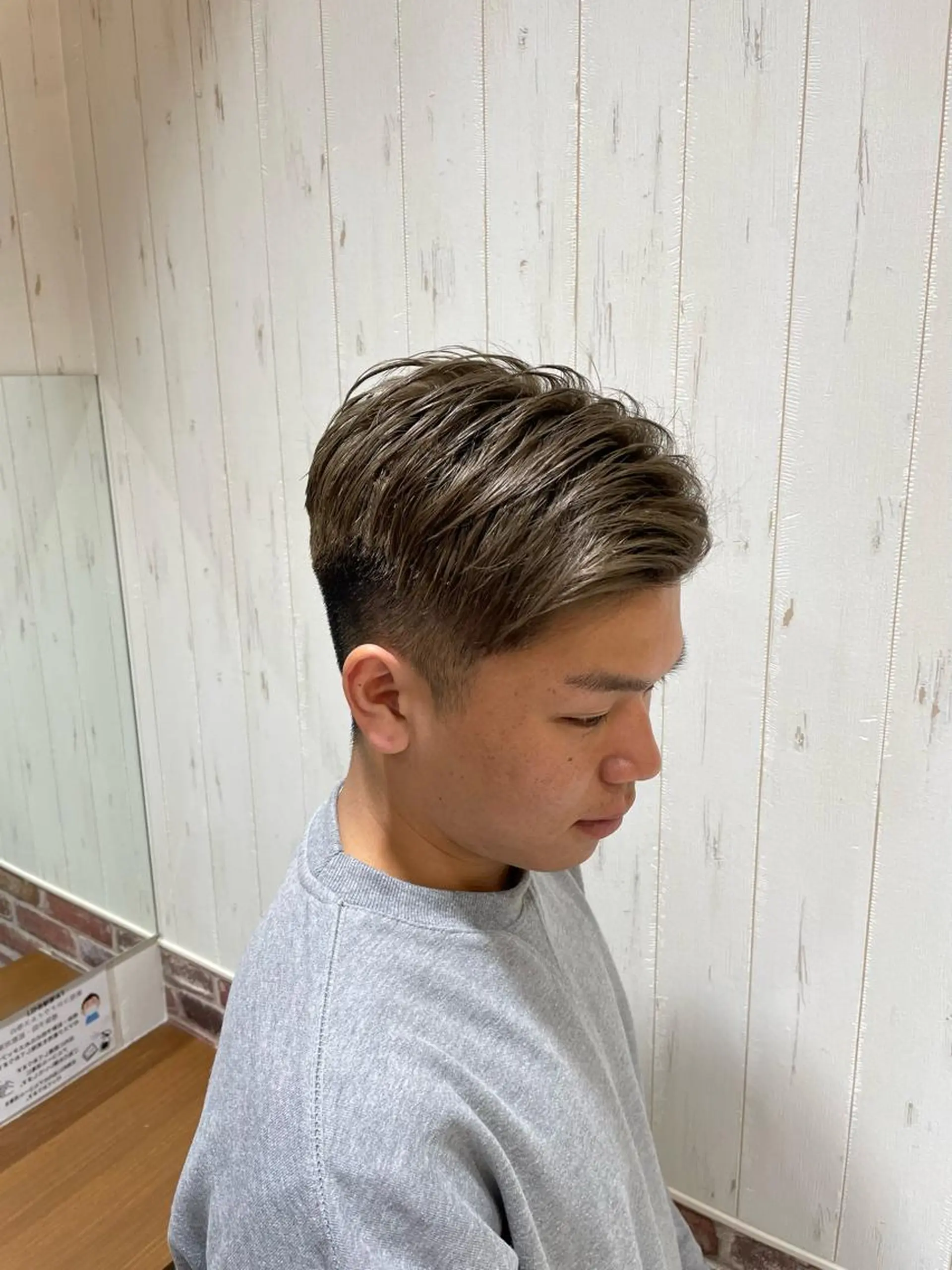 ショート カラー メンズ メンズバレイヤージュ メンズブリーチ メンズハイライト メンズインナーカラー アディクシーカラー 中嶋 紘夢のヘアスタイル