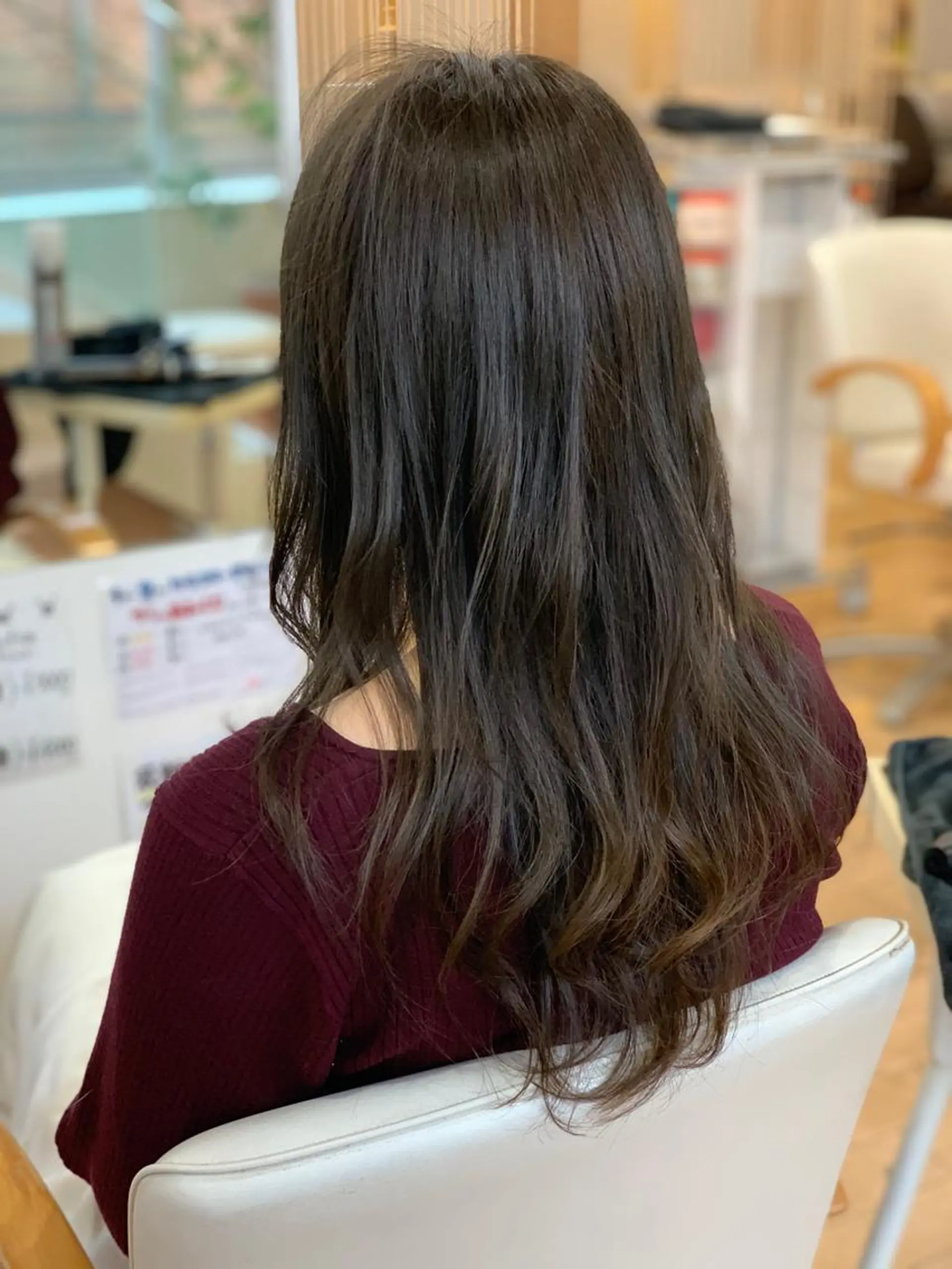 ロング カラー ブリーチ 透明感カラー ブリーチなしカラー ヘアカラー 美容しょうへいの店所属・吉川 茉由子のマツエク・マツパデザイン