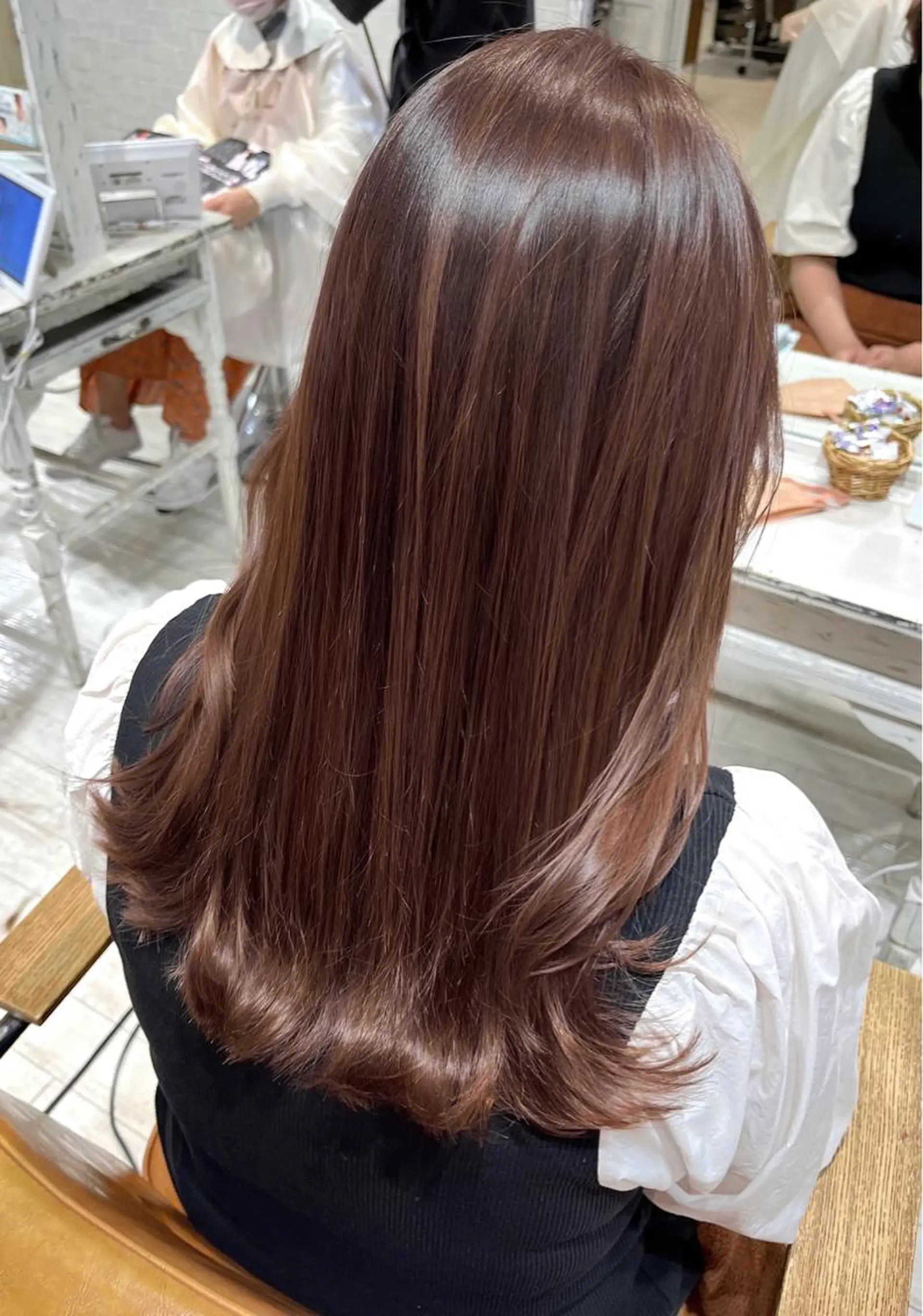 ロング カラー ベージュカラー ブラウンカラー ブラウンベージュ ショコラブラウン ココアブラウン ヘアカラー トリートメント 【韓国ヘア×透明感 カラー】笹谷 莉未のヘアスタイル