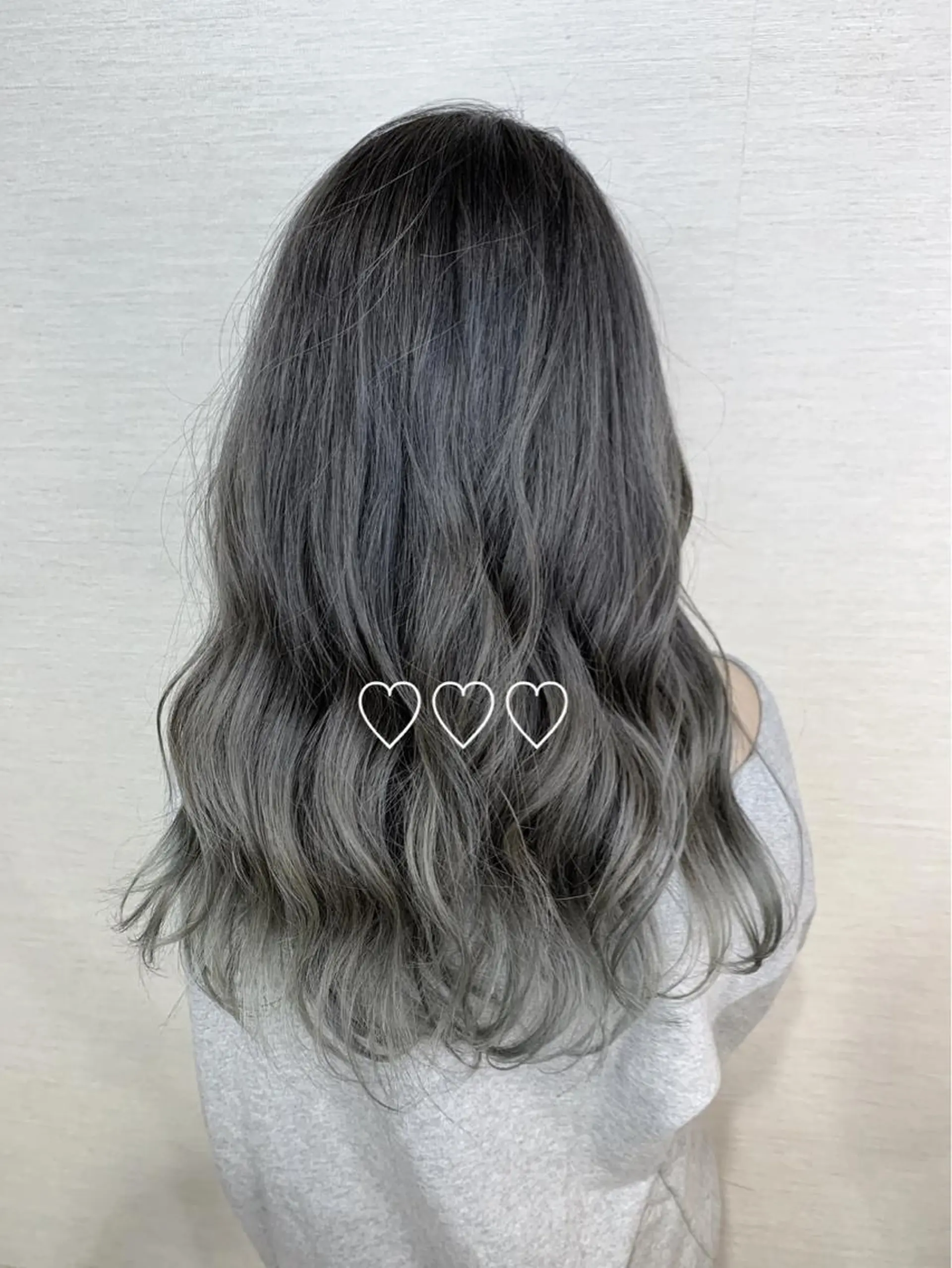 ロング カラー グレージュ ブリーチカラー💛 石川慧南のヘアスタイル