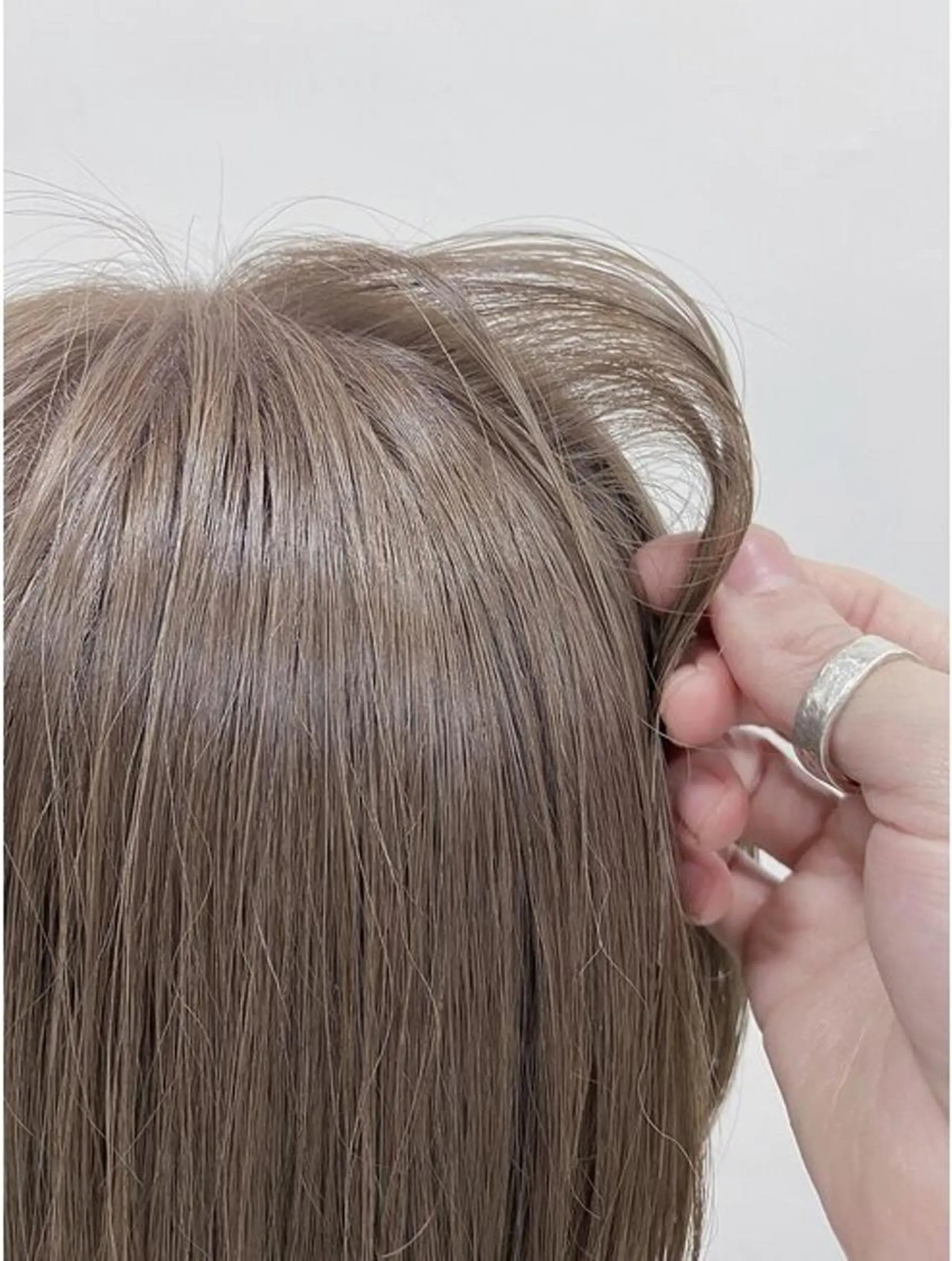 ロング カラー ダブルカラー Kvell&Co.所属・ハイトーン カラーのヘアスタイル