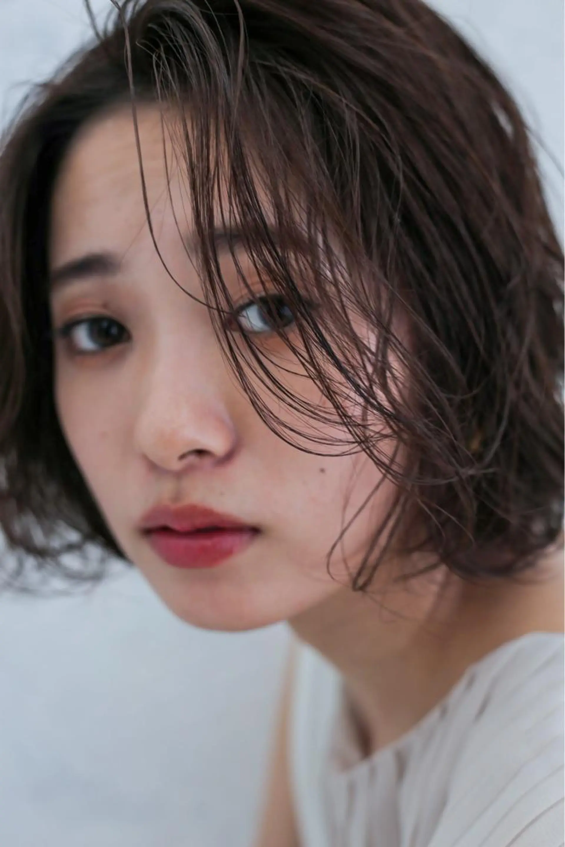 ミディアム カラー ミディアムパーマ アッシュ ブリーチ ケアブリーチ 透明感カラー モリシュンスケ /レイヤー/髪質改善のヘアスタイル