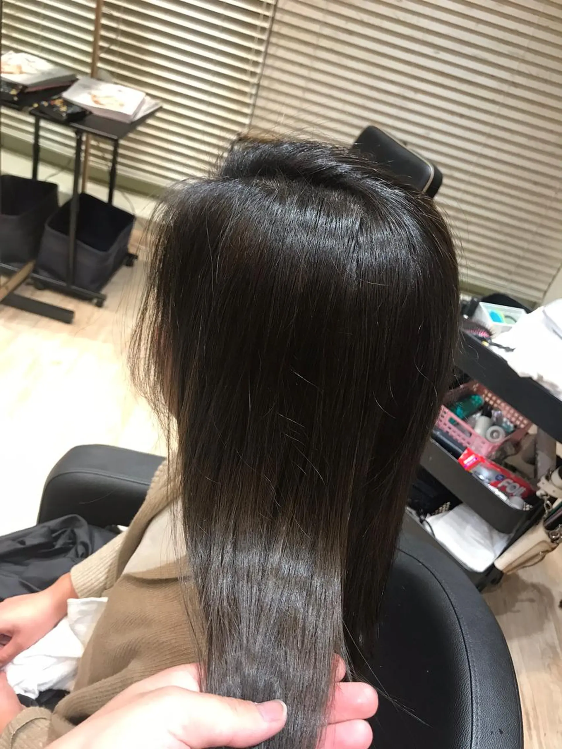 ミディアム カラー ブリーチ ダークグレー ブリーチなしカラー トリートメント カット トリートメント 大久保 隆蔵のヘアスタイル
