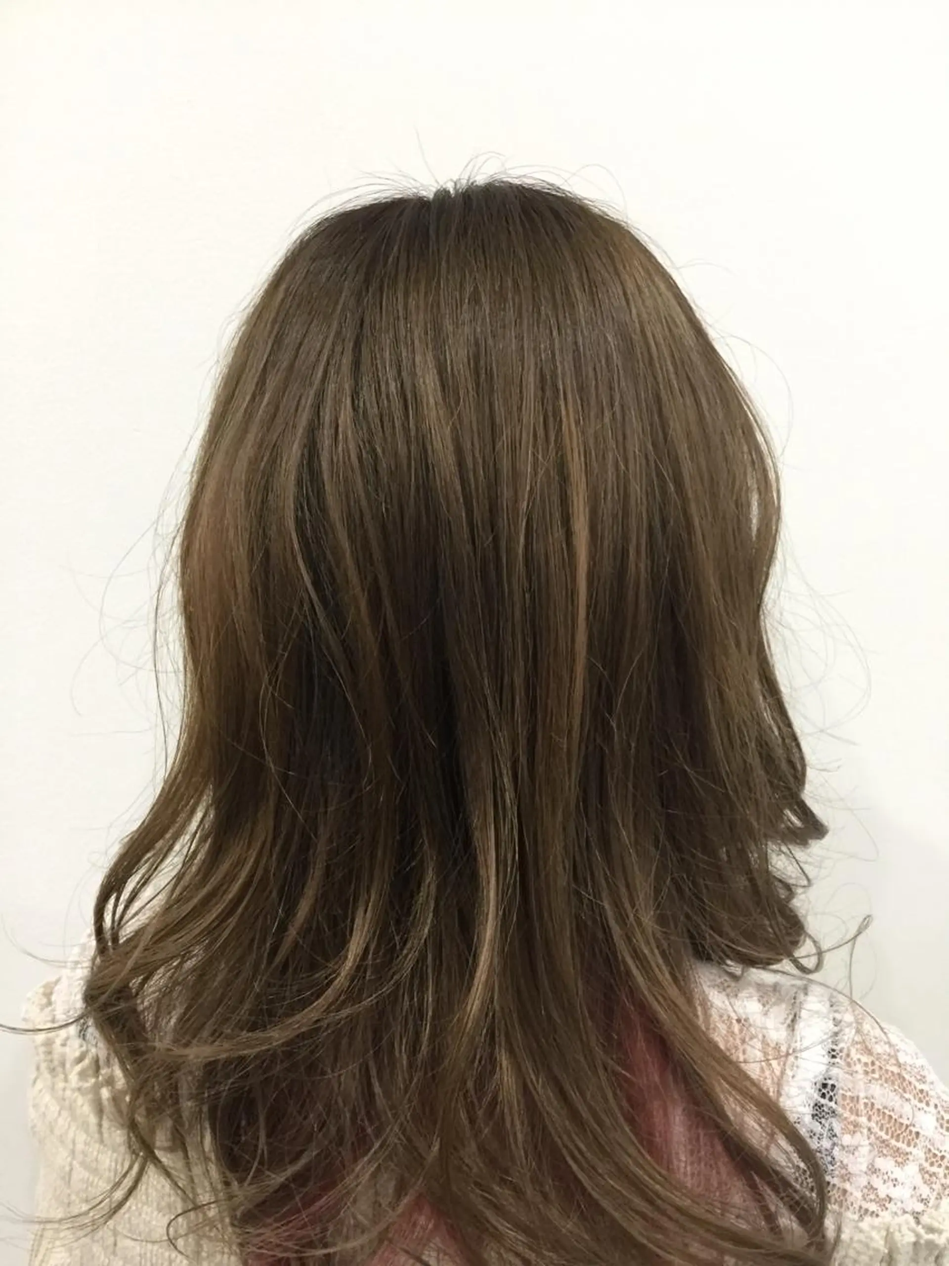 セミロング カラー ヘアカラー WHITE所属・WHITE 田中智之のヘアスタイル