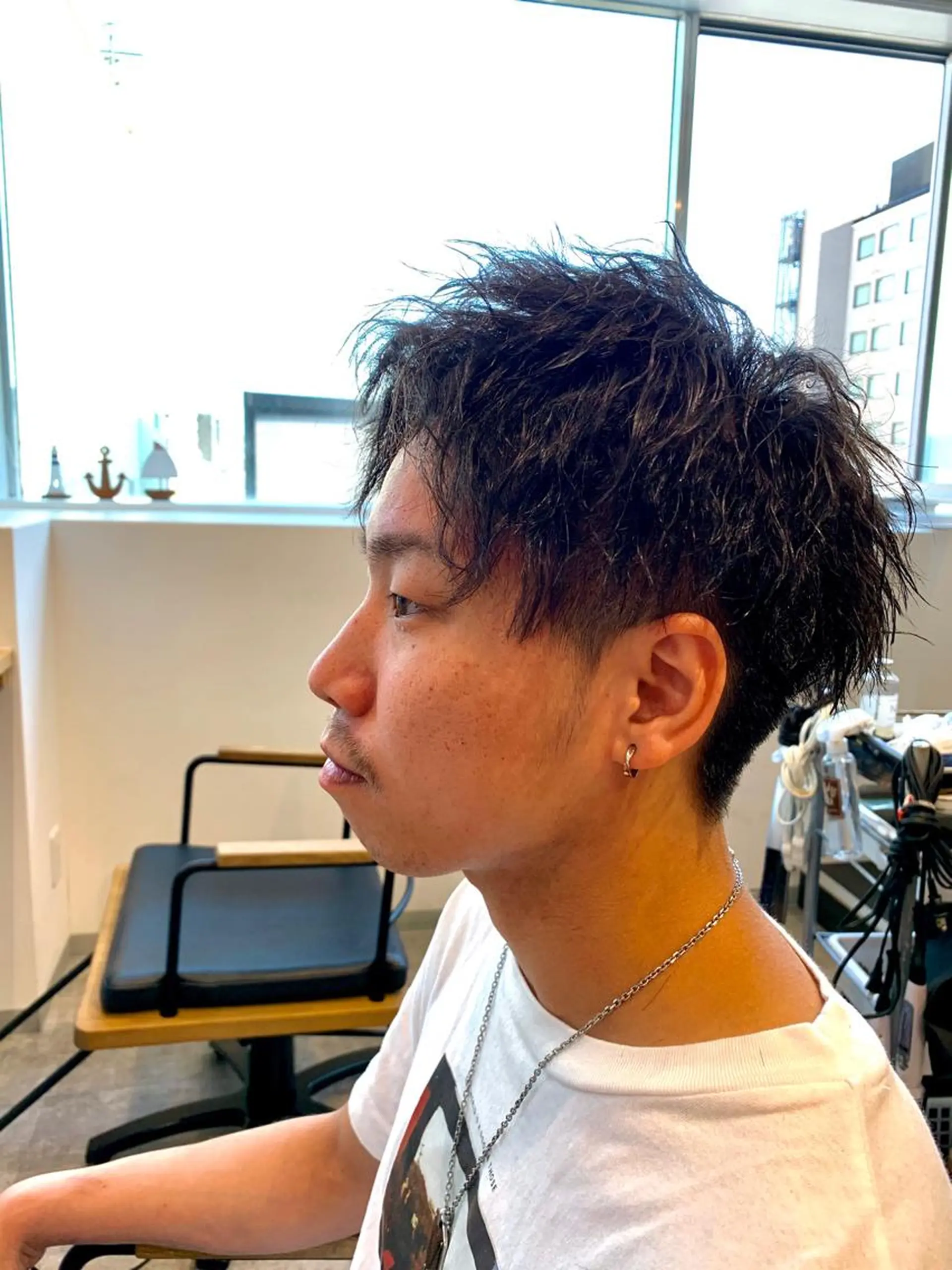 ショート パーマ ヨシミ カズヤのヘアスタイル