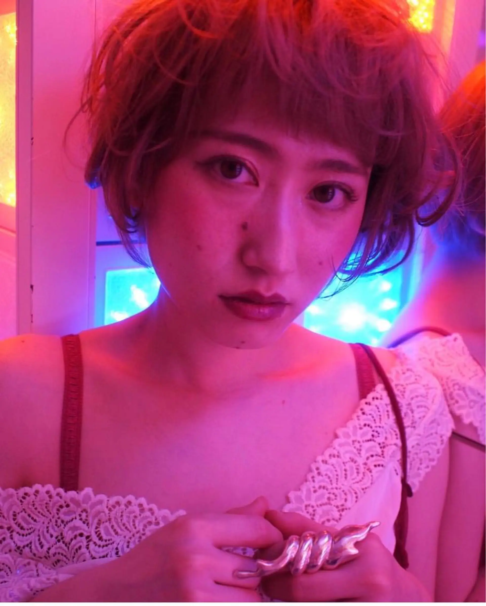 ショート ウルフカット／吉村 桃子のヘアスタイル