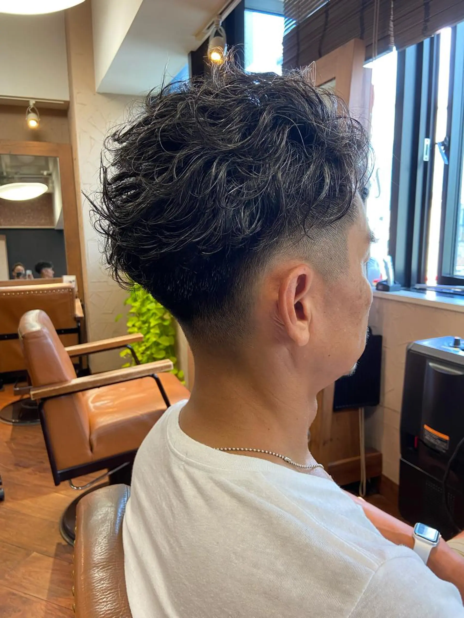 ショート パーマ メンズ フェードカット メンズパーマ パーマ スローエイジング/ ダメージレス鈴木慎一のヘアスタイル