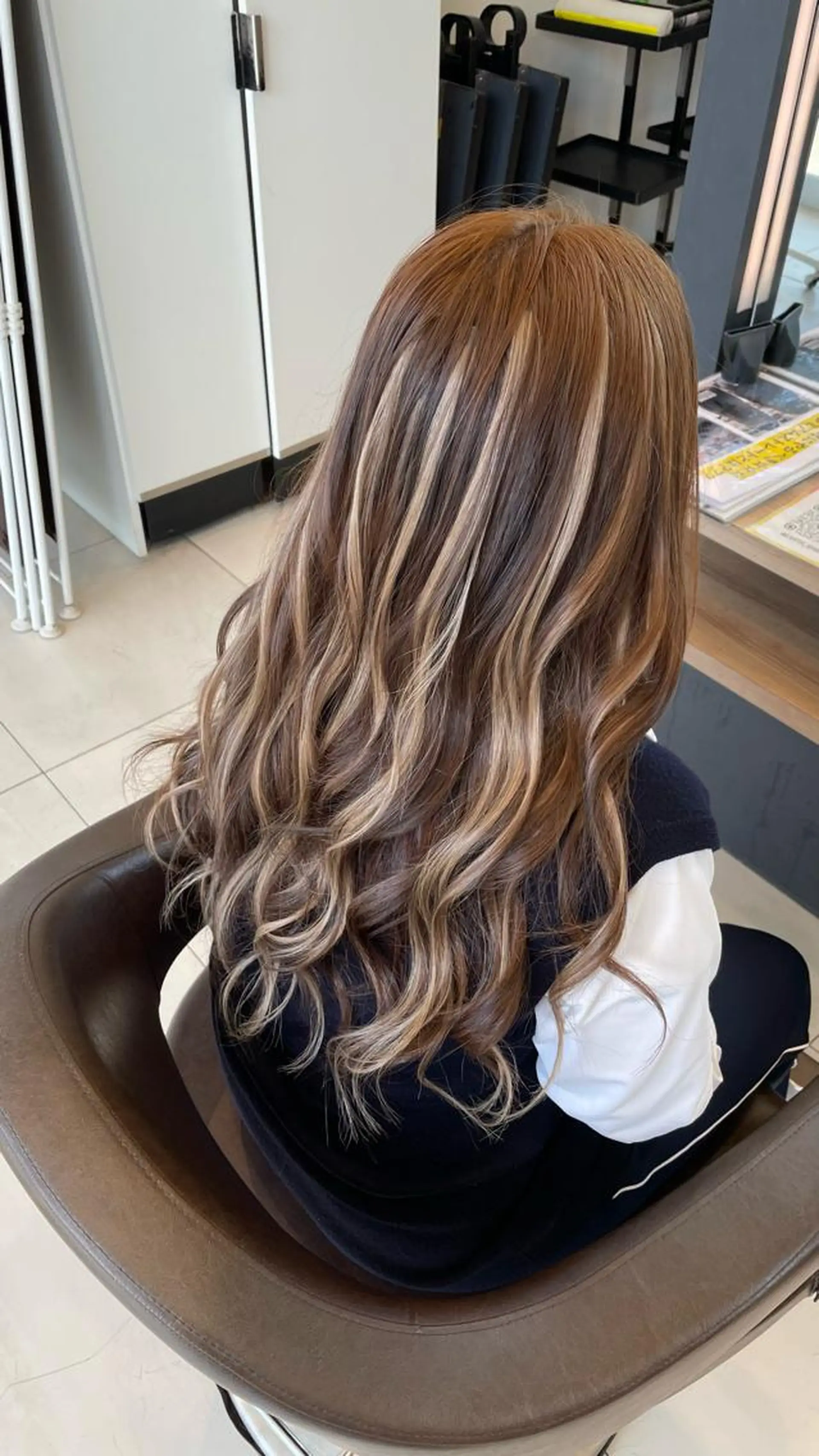 ロング エクステ Earth  Authentic 草津エイスクエア店所属・苗村 梨愛のヘアスタイル