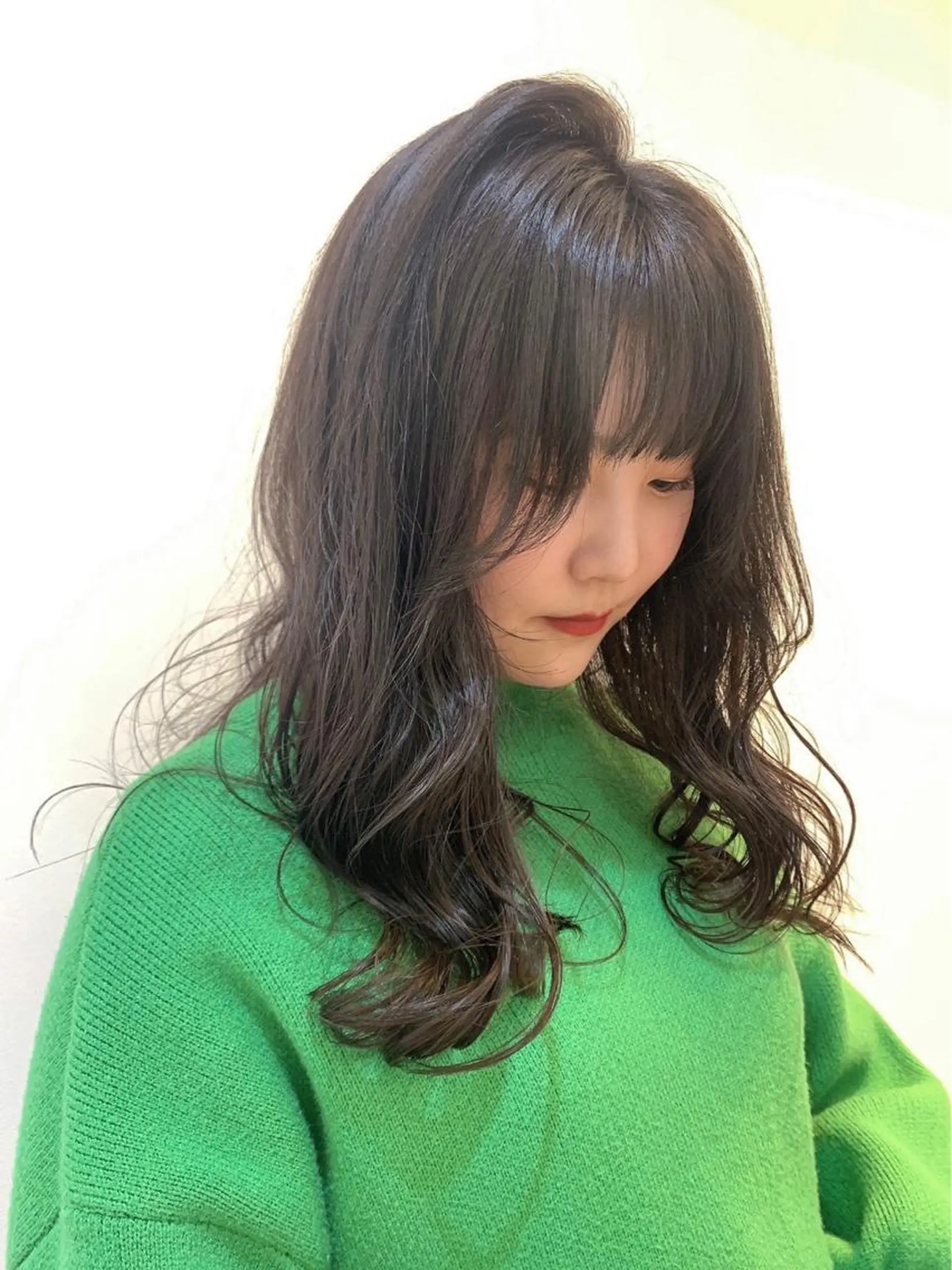 セミロング 井上 亜海のヘアスタイル