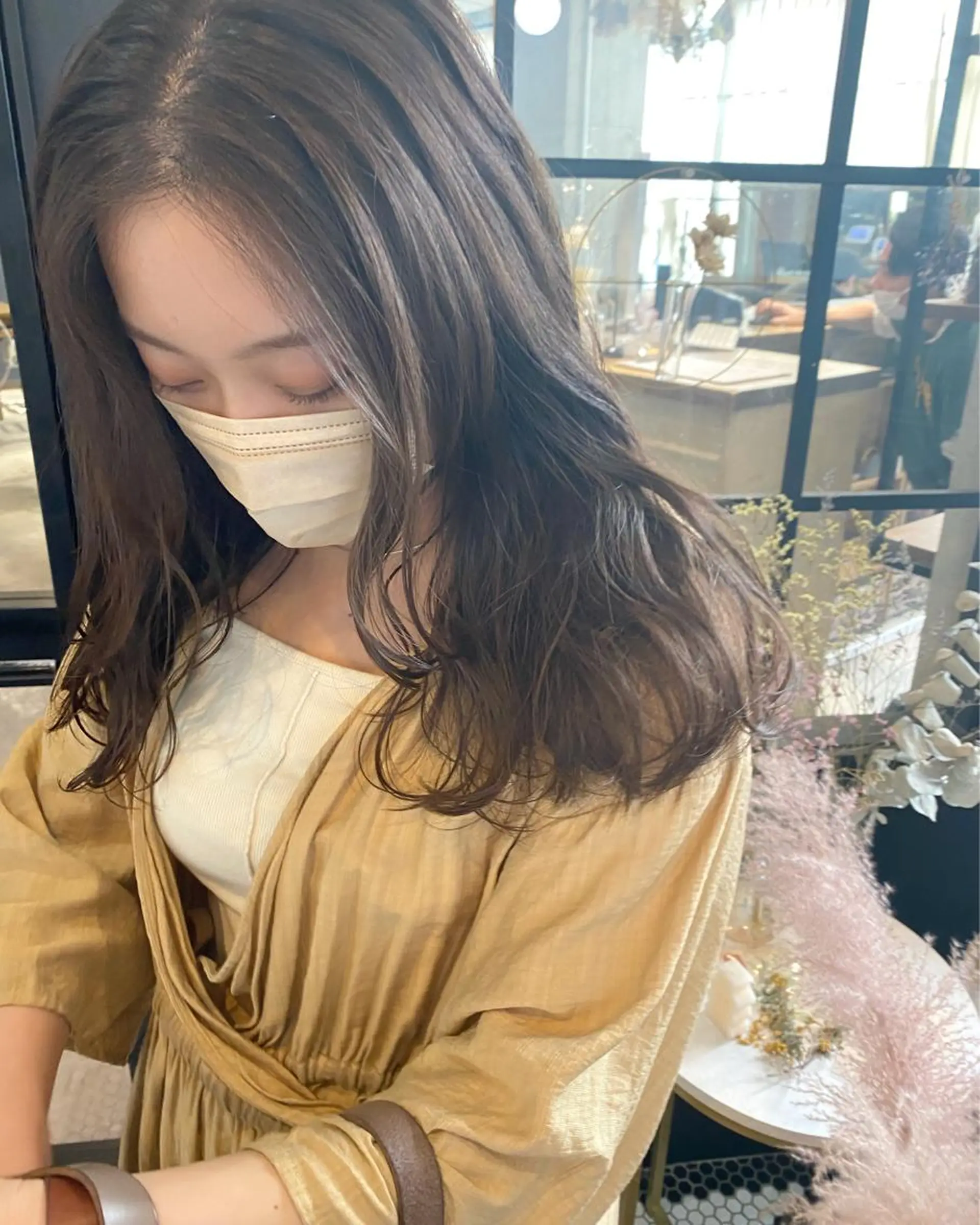 セミロング カラー ブリーチ ブリーチなしカラー ヘアカラー 透明感カラー 🩰asumiのヘアスタイル