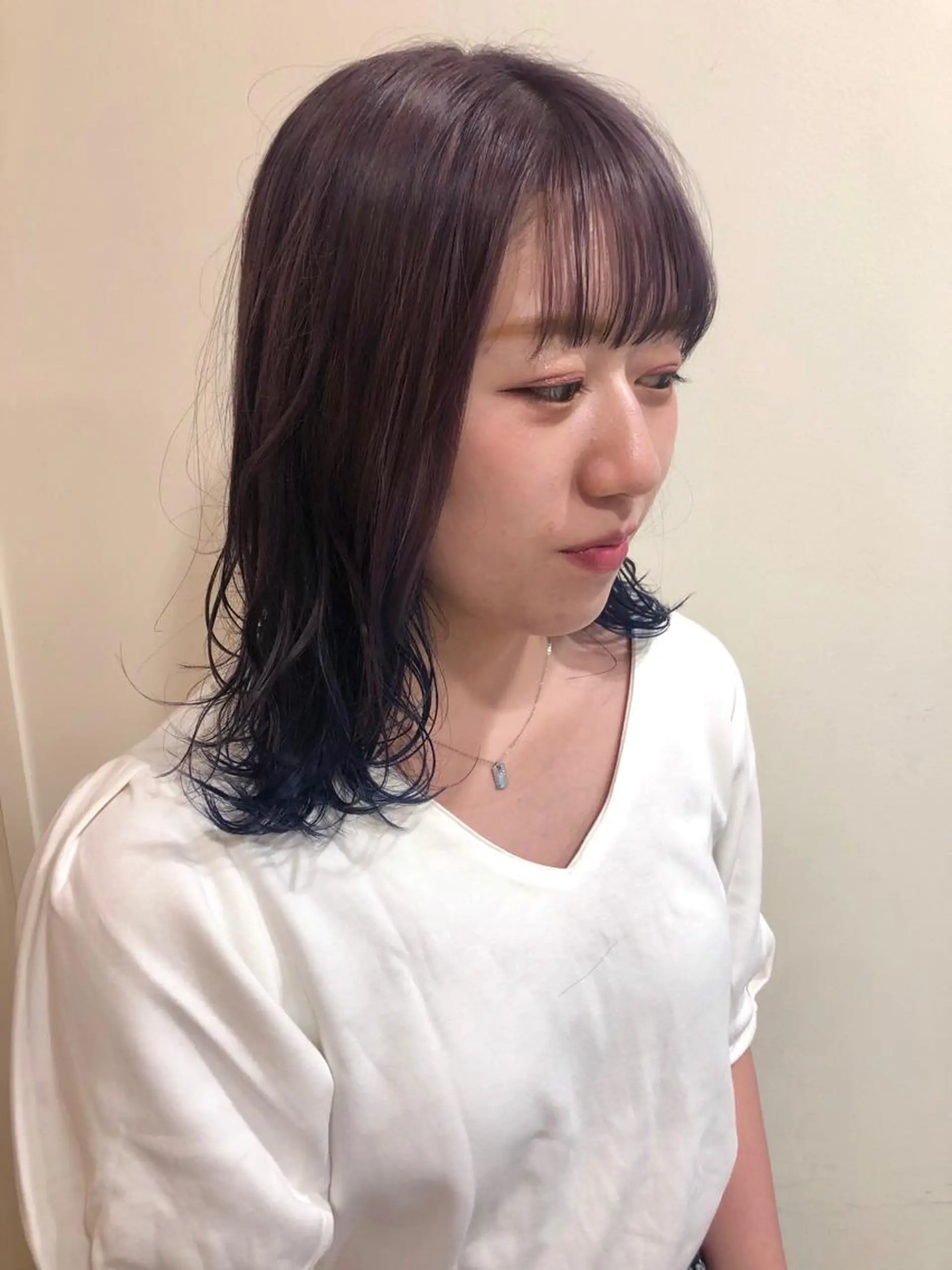 ミディアム カラー MIOベージュカラー 柔らかいカラーのヘアスタイル